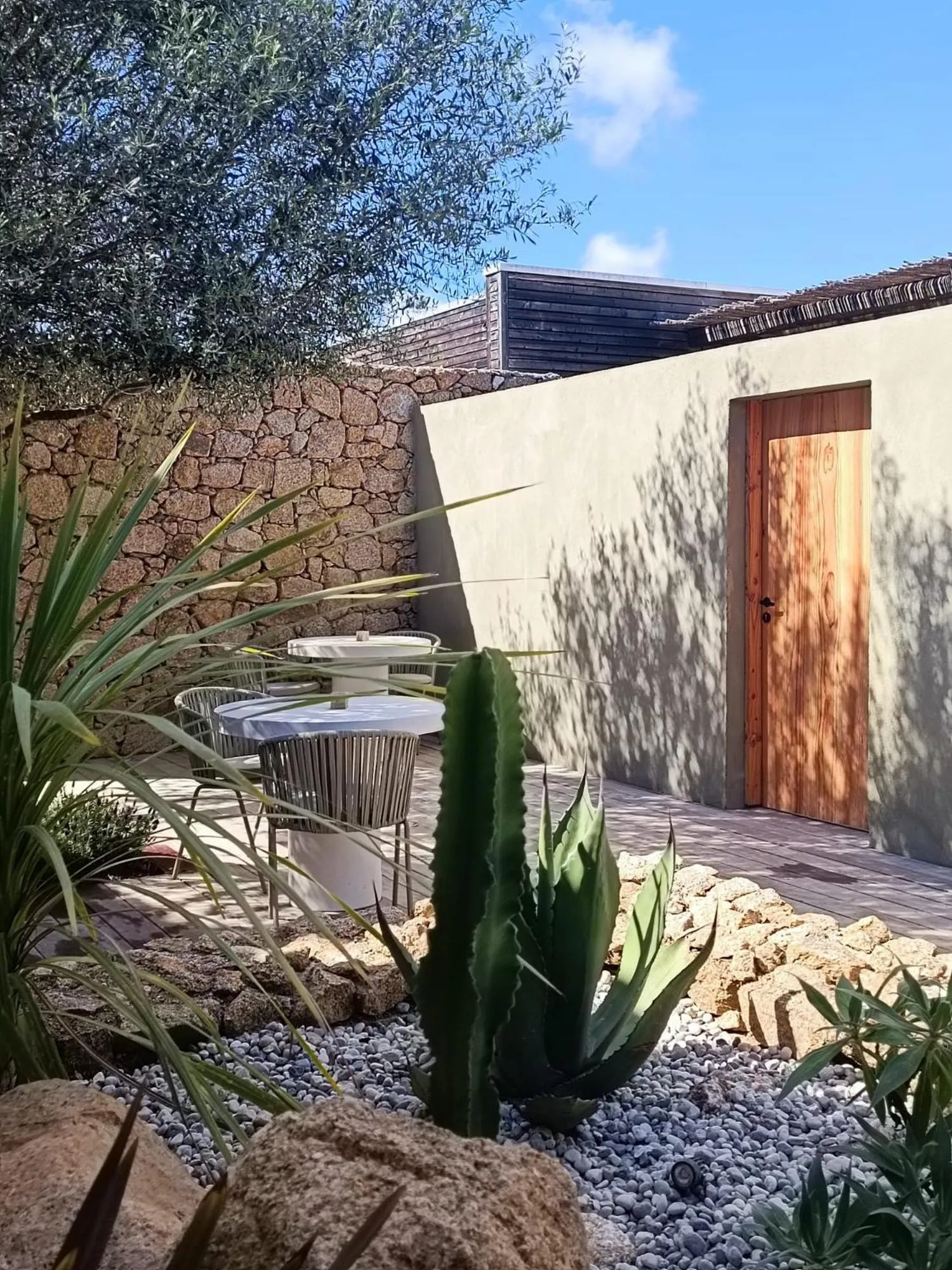 Restaurant/places to eat in Hôtel Les Suites Du Maquis