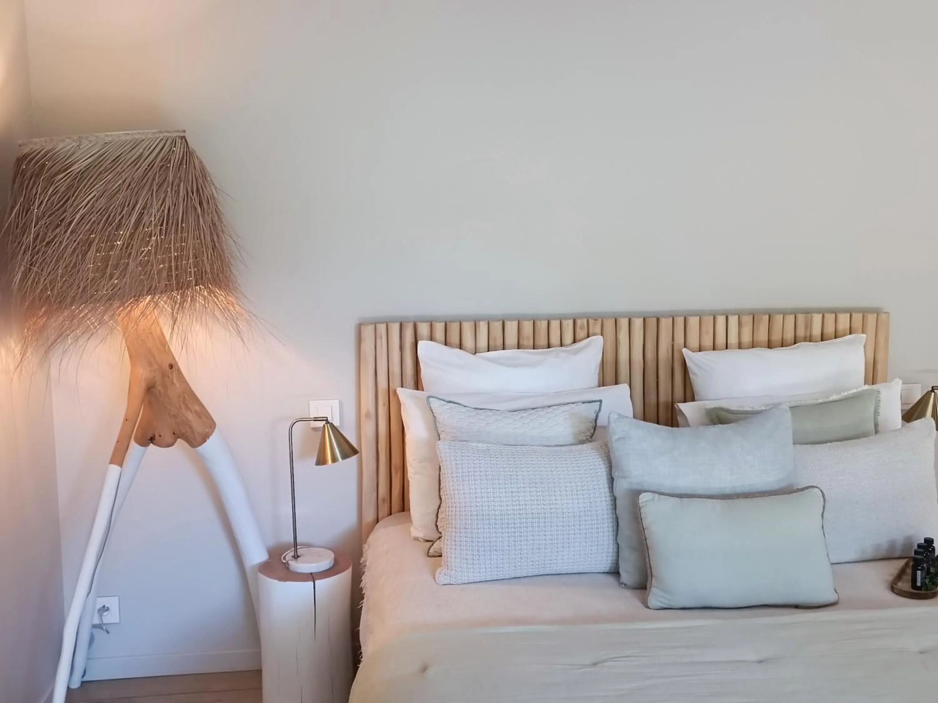 Bed in Hôtel Les Suites Du Maquis