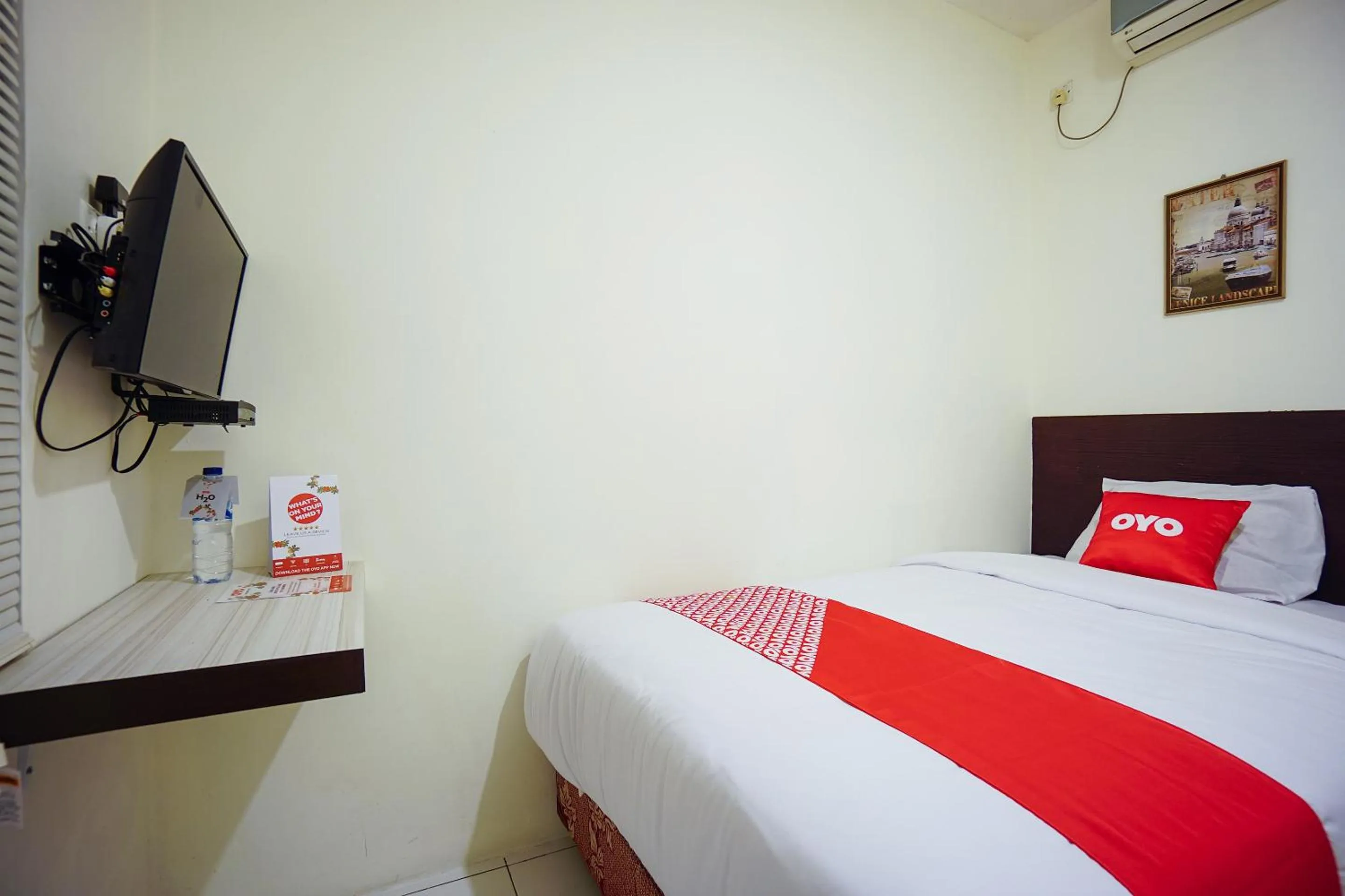 Bedroom in Super OYO 1838 COZY Home