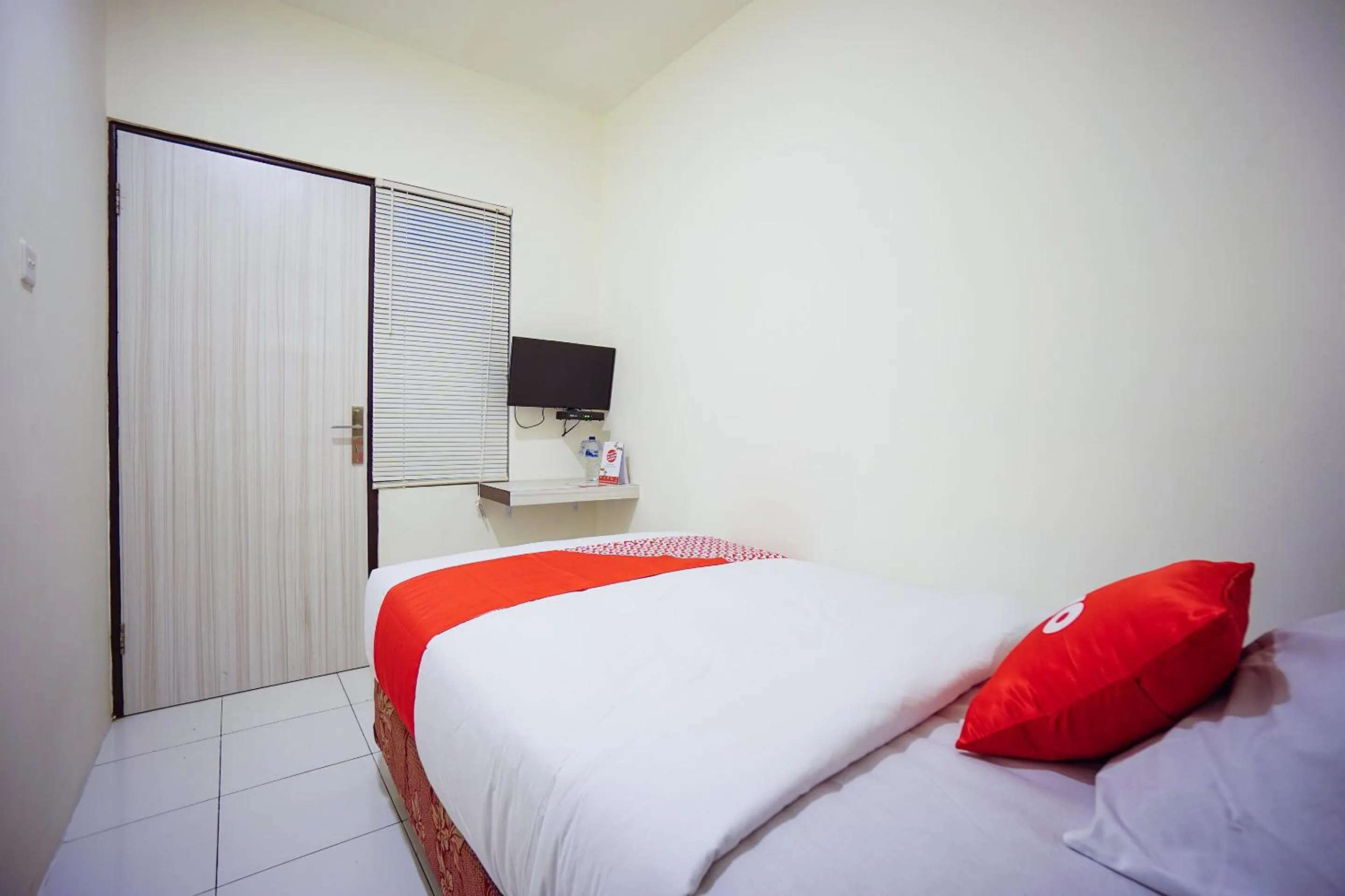 Bedroom in Super OYO 1838 COZY Home