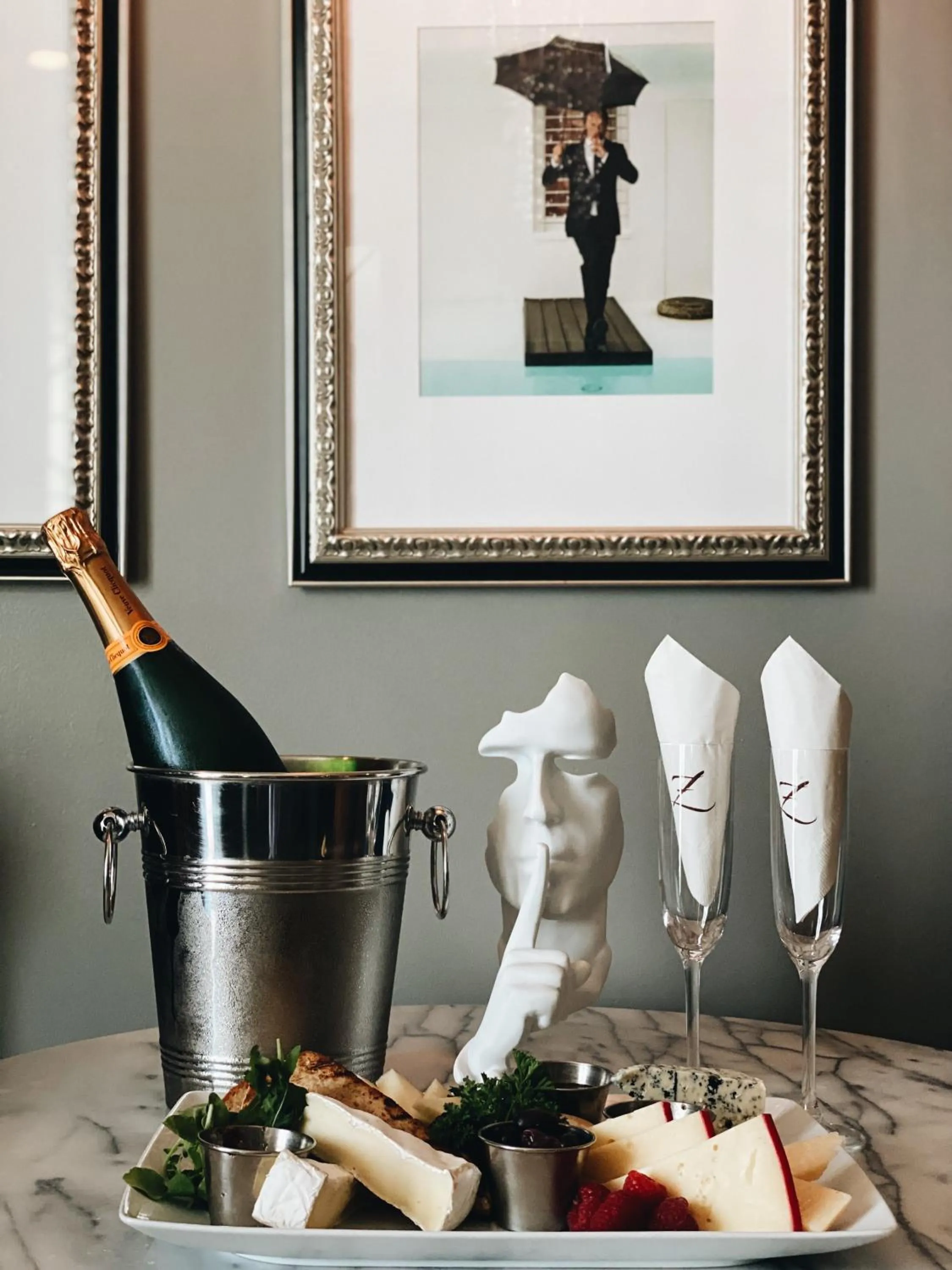 concierge in Hotel Zaza Houston Museum District