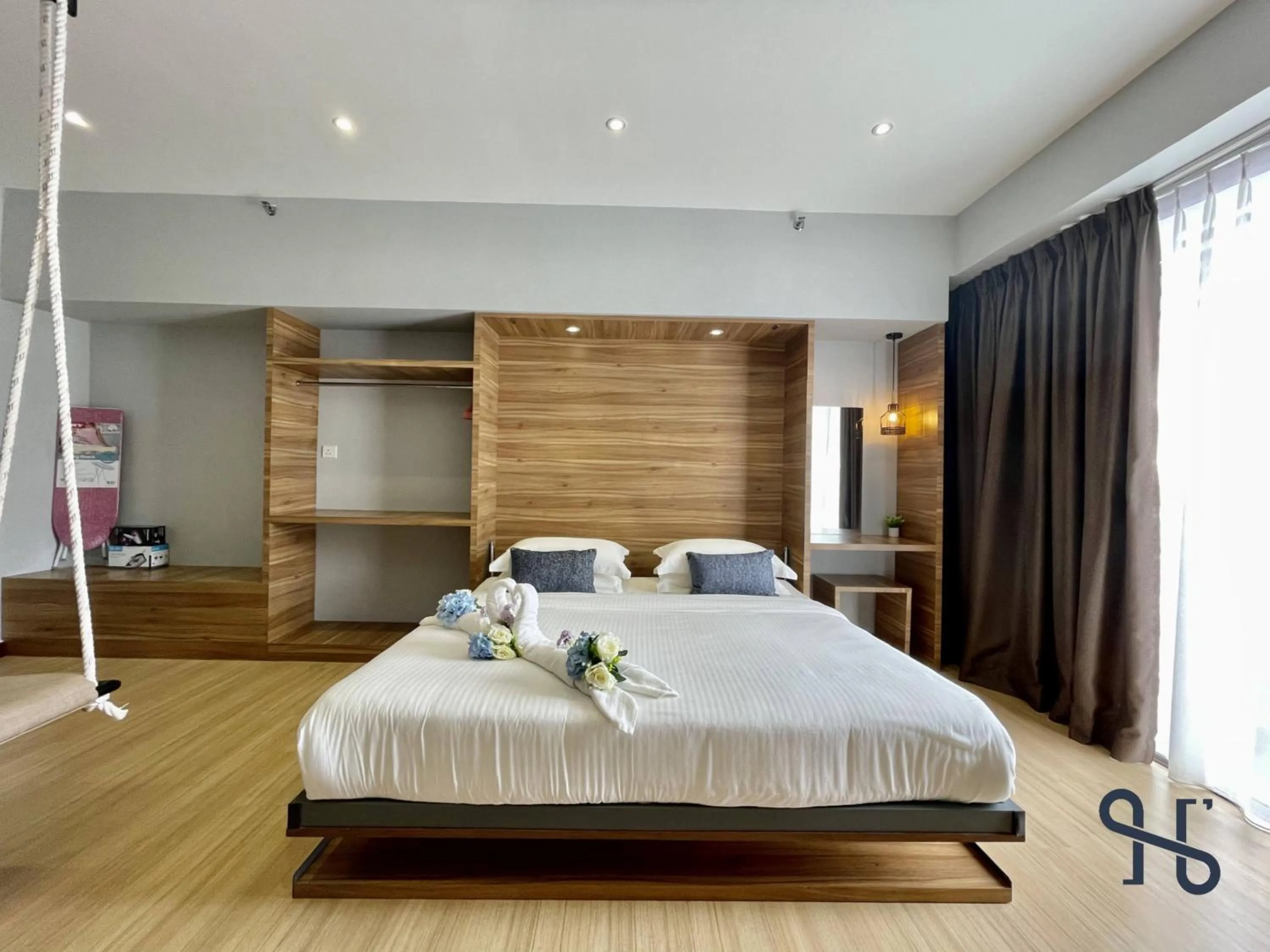 Bedroom, Bed in Homesuite' Home at Aeropod SOVO