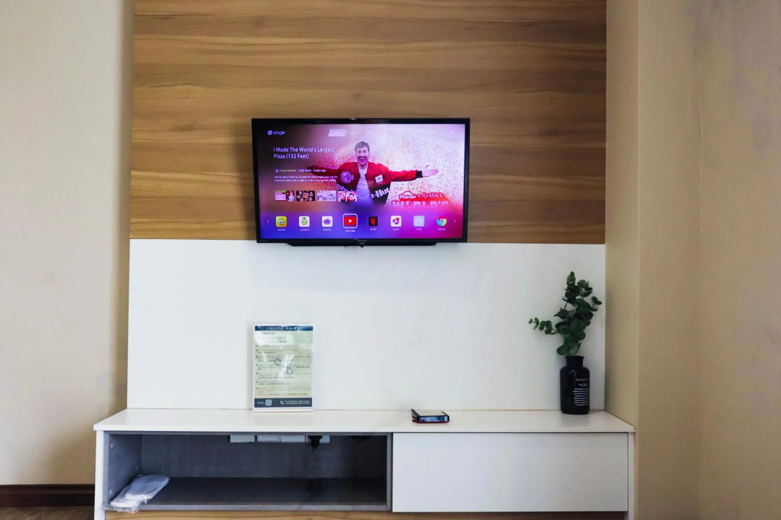 TV and multimedia in Homesuite' Home at Aeropod SOVO