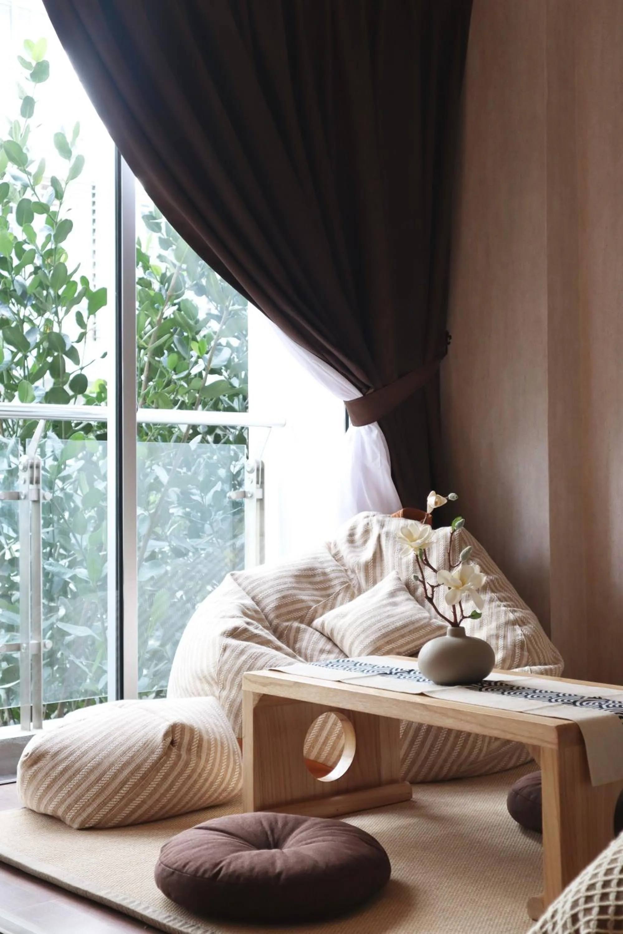 Bedroom, Bed in Homesuite' Home at Aeropod SOVO