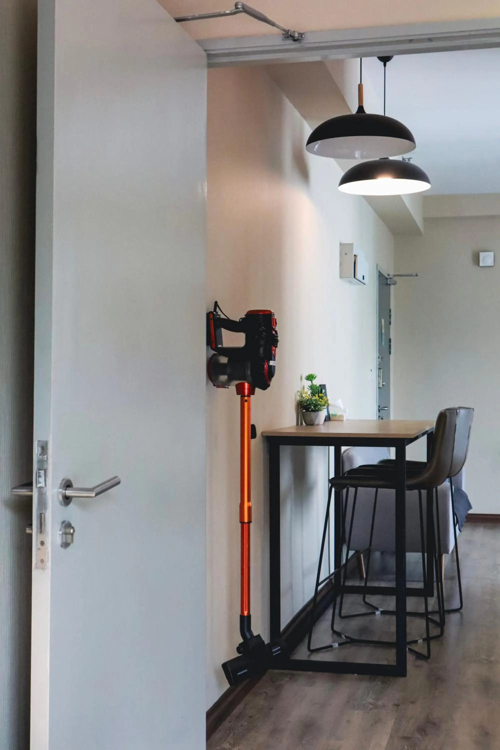 Dining area in Homesuite' Home at Aeropod SOVO