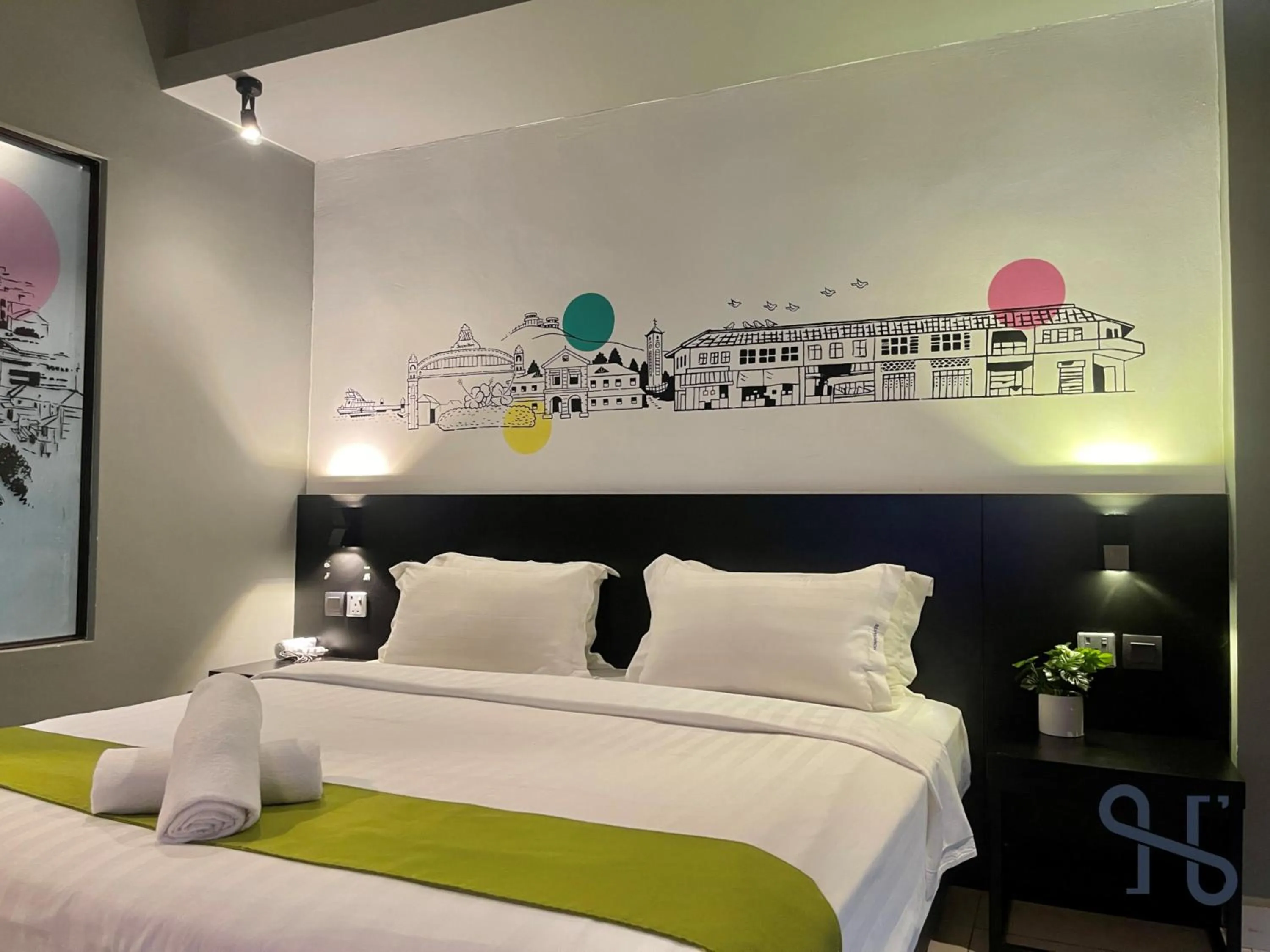 Bedroom, Bed in Homesuite' Home at Aeropod SOVO