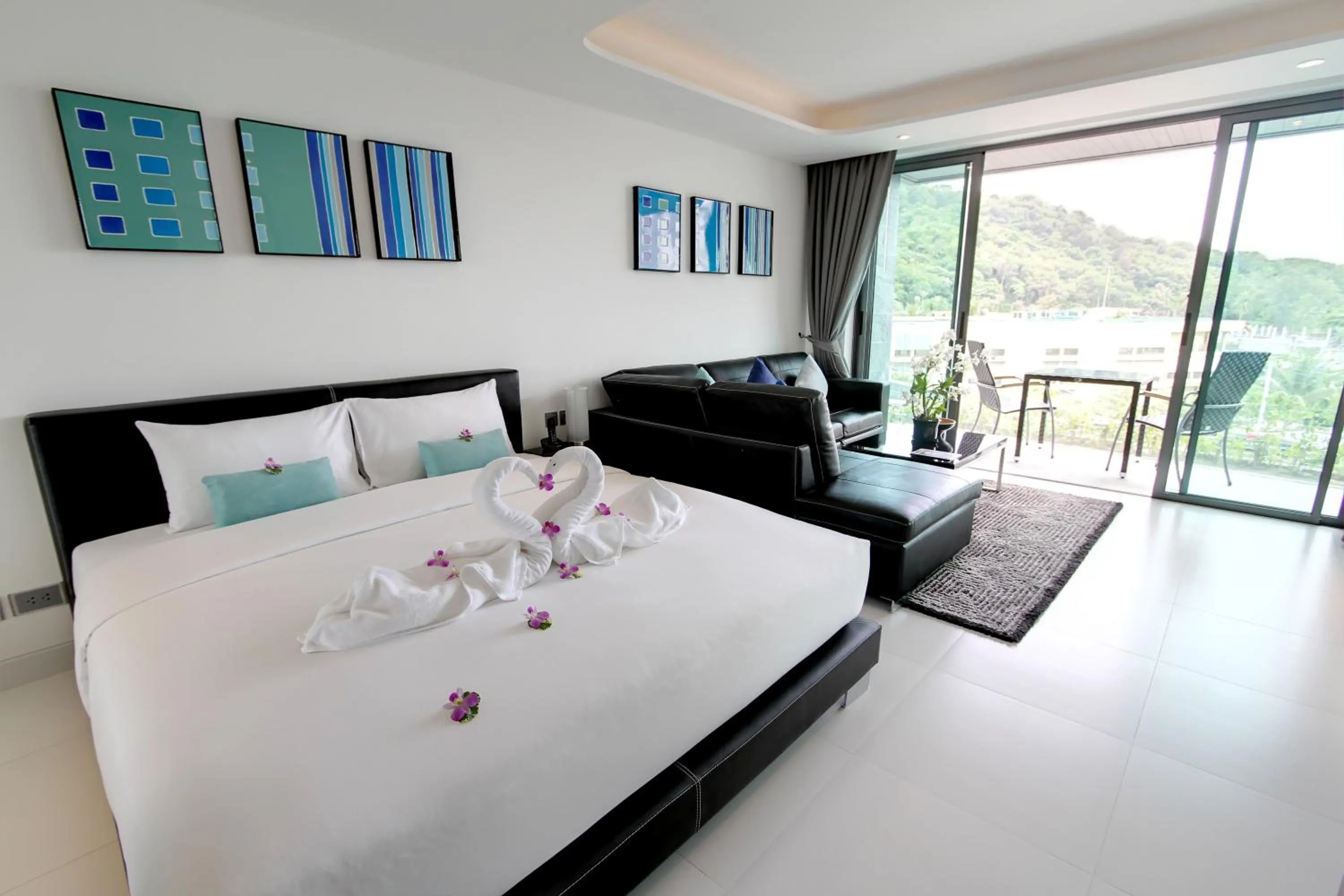 Photo of the whole room, Bed in Lets Phuket Twin Sands Resort & Spa