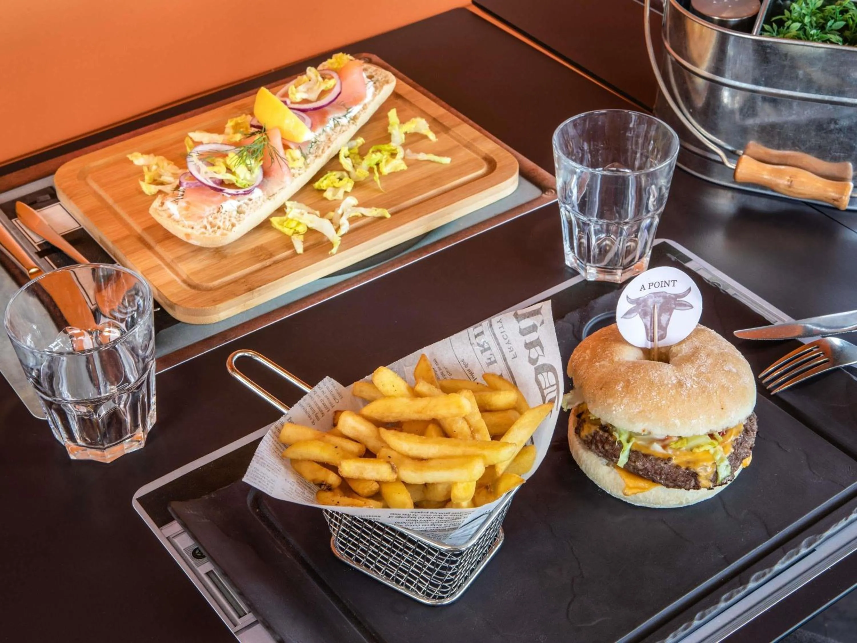 Restaurant/places to eat in ibis Compiegne