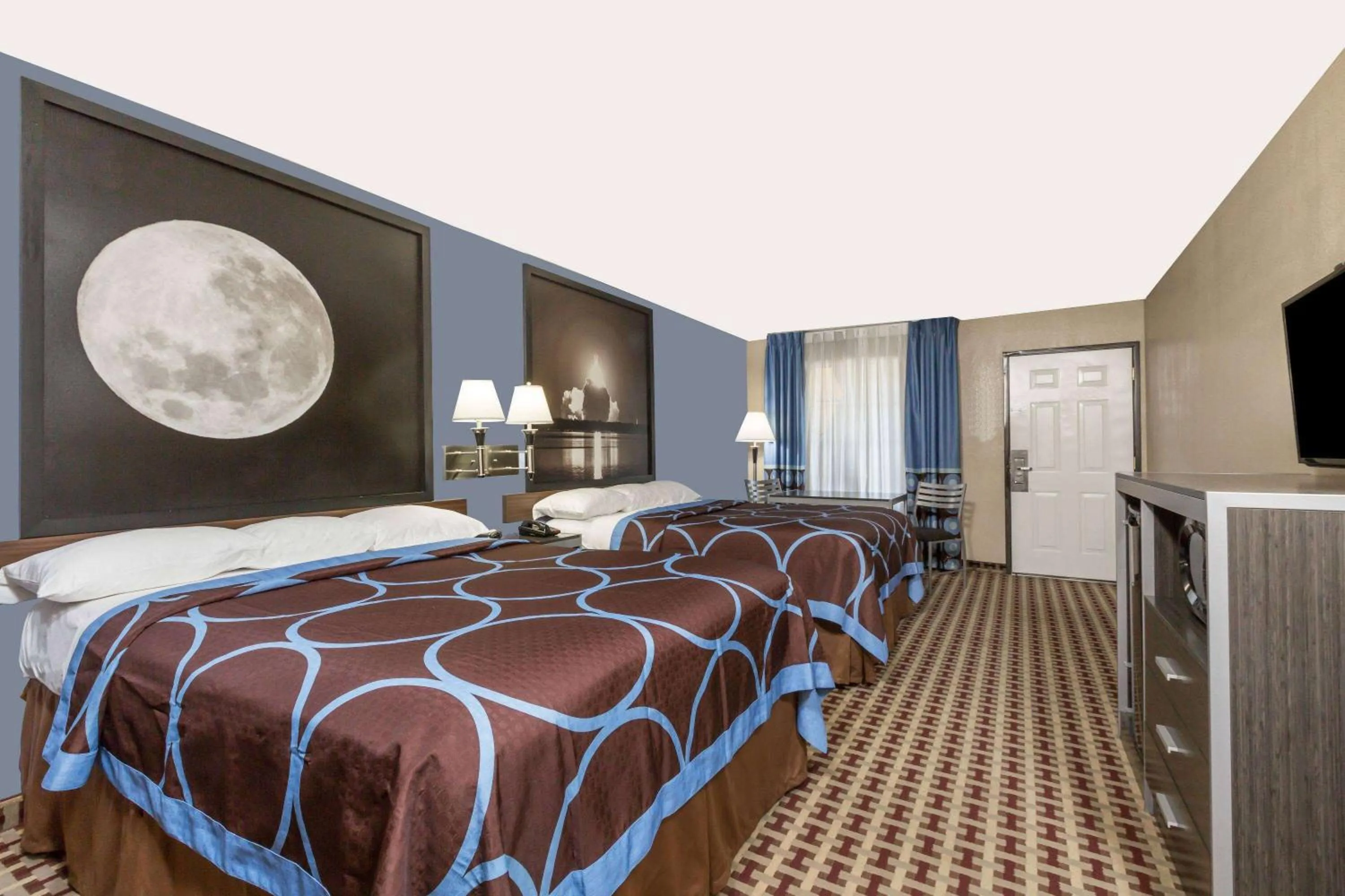 Photo of the whole room, Bed in Super 8 by Wyndham Houston Webster NASA