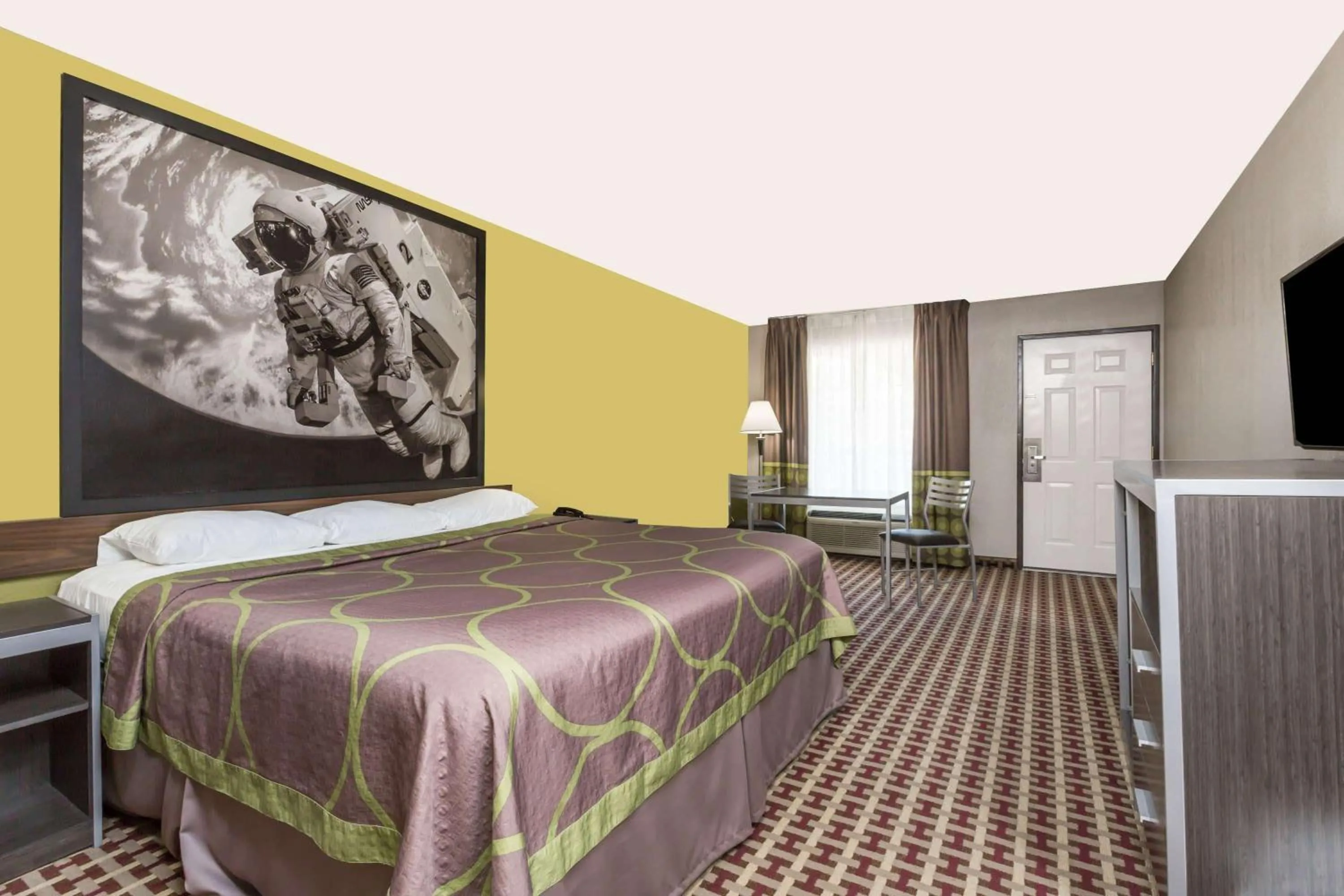 Photo of the whole room, Bed in Super 8 by Wyndham Houston Webster NASA