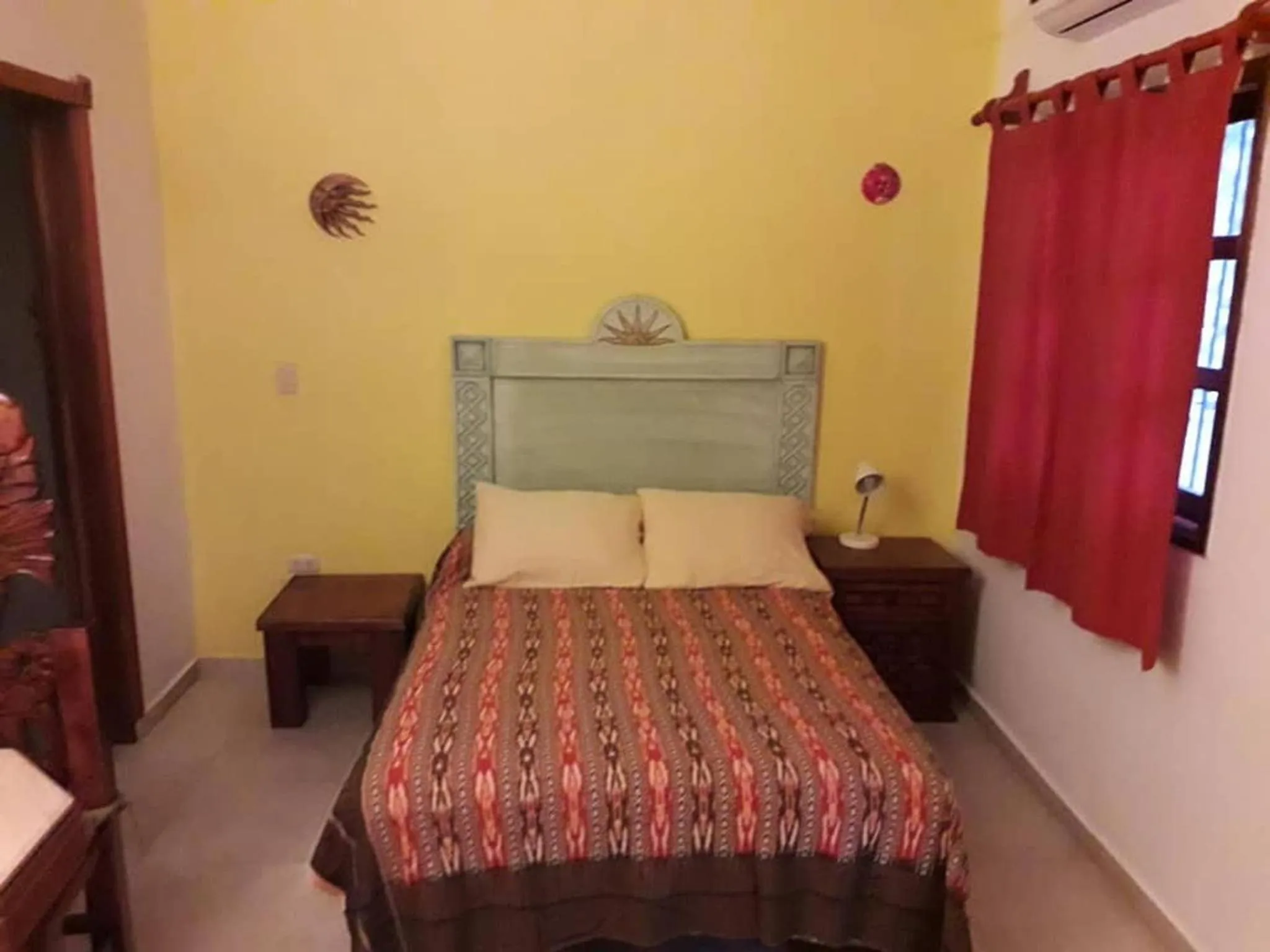 Bed in Cancun Guest House 3 near Ado bus terminal and 25 min from-to airport by shuttle