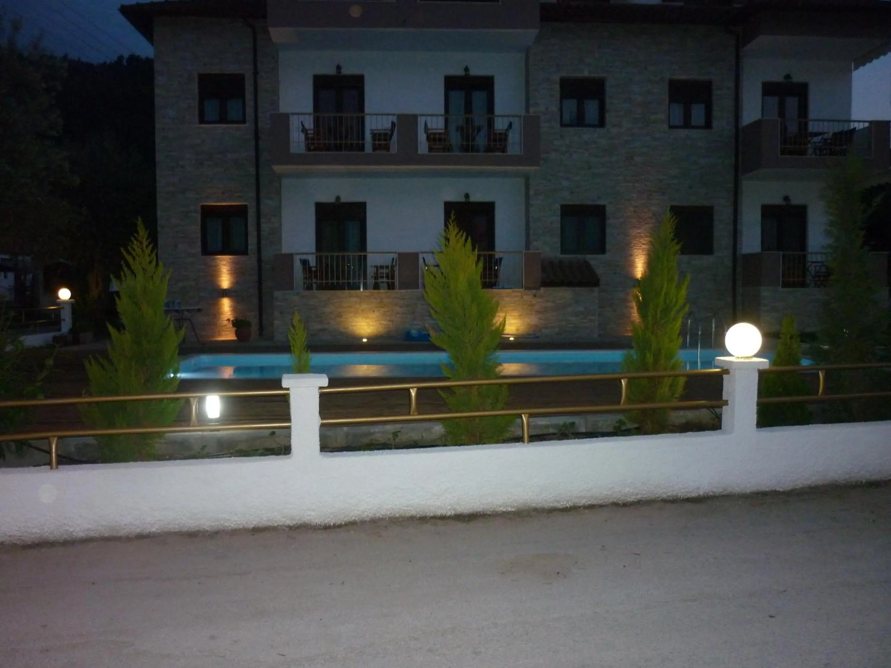 Night in Apartment & Studios Haido
