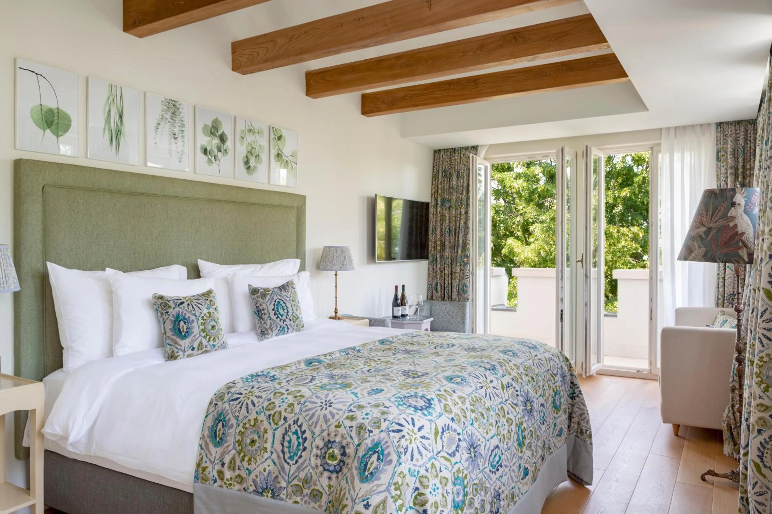 Photo of the whole room, Bed in Vazisubani Estate