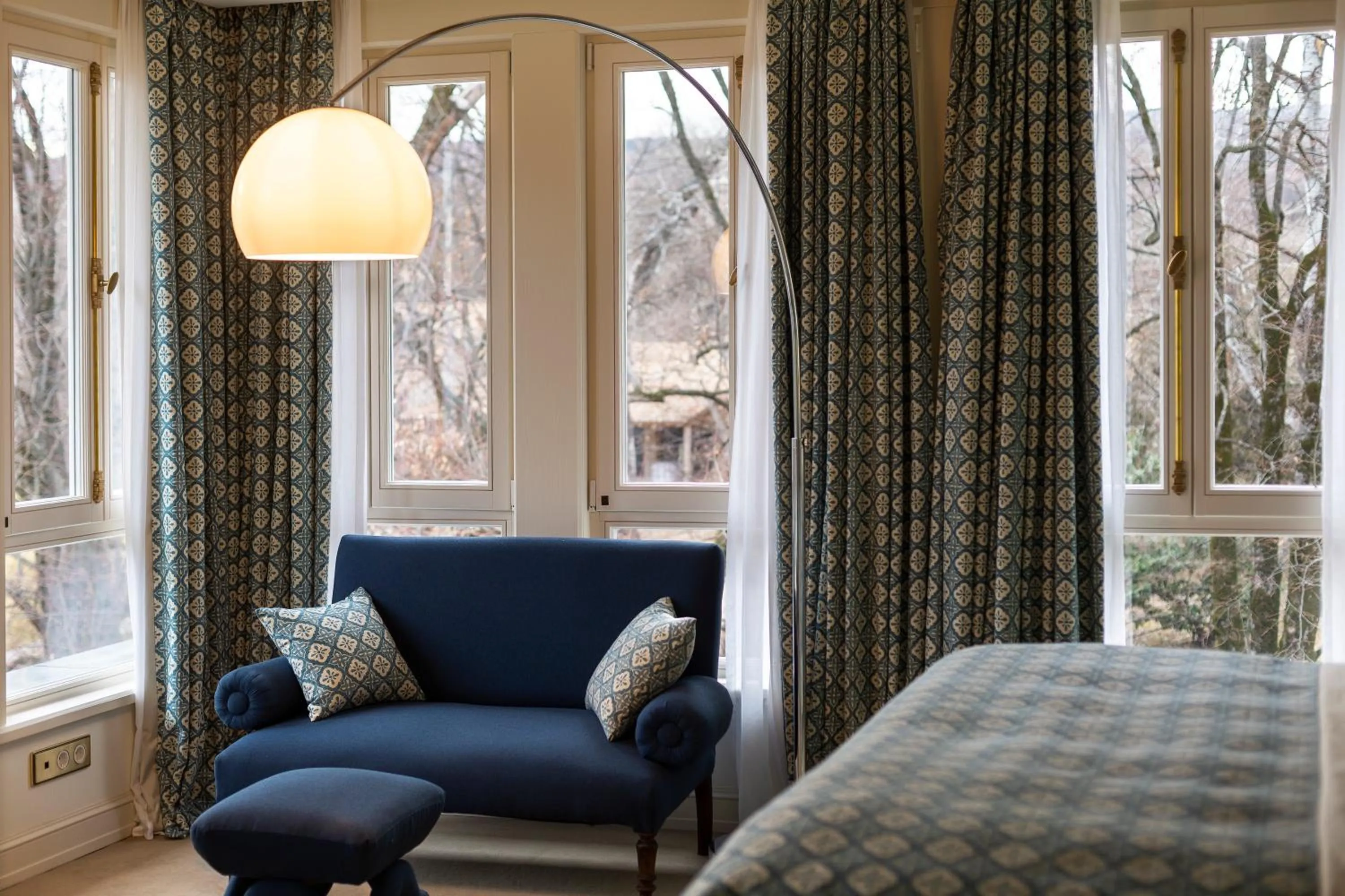 Seating area, Bed in Vazisubani Estate