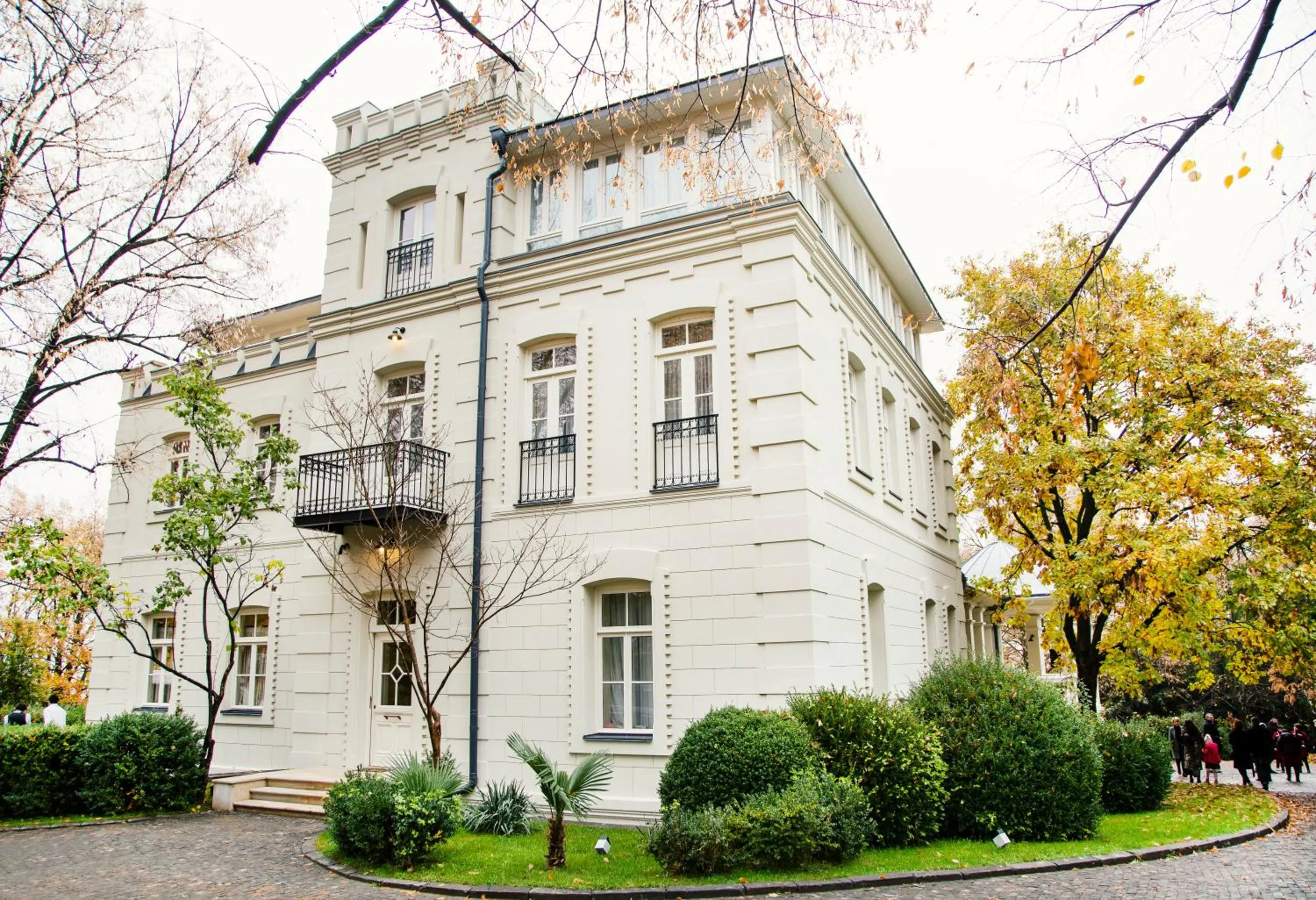 Property building in Vazisubani Estate