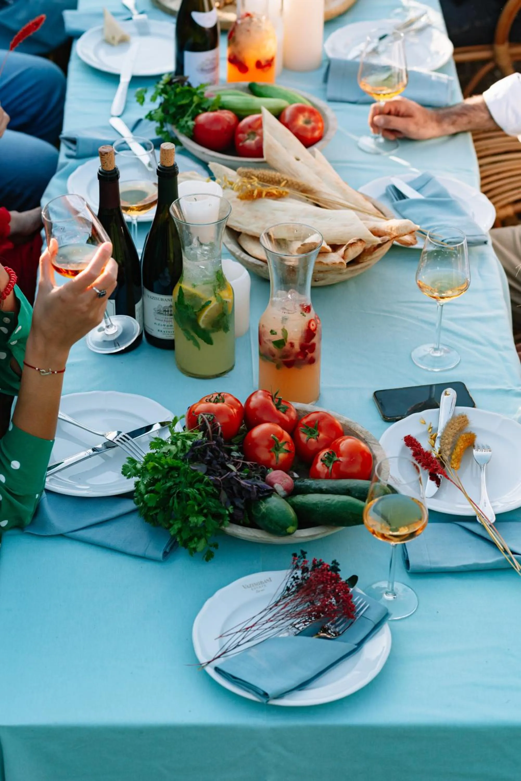 Restaurant/places to eat in Vazisubani Estate