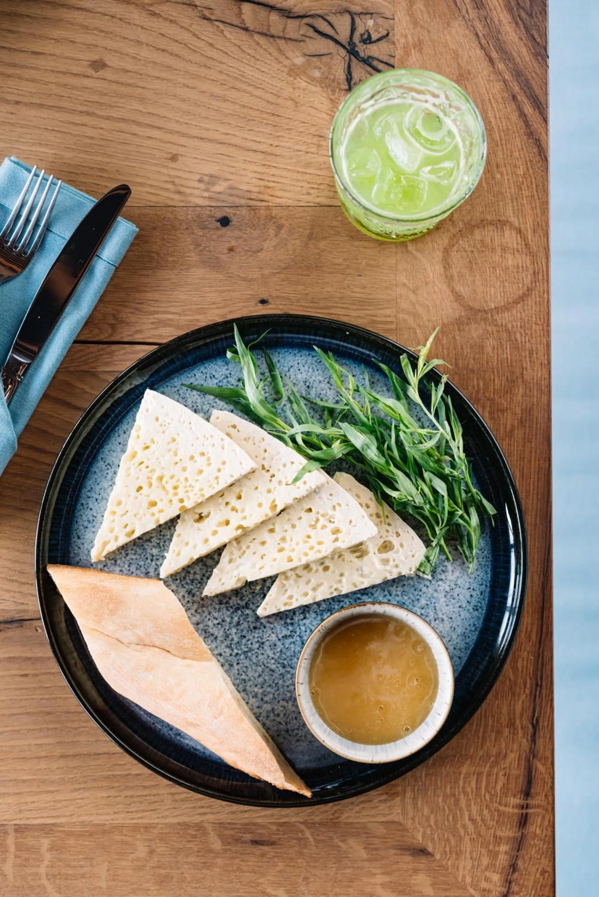 Restaurant/places to eat in Vazisubani Estate