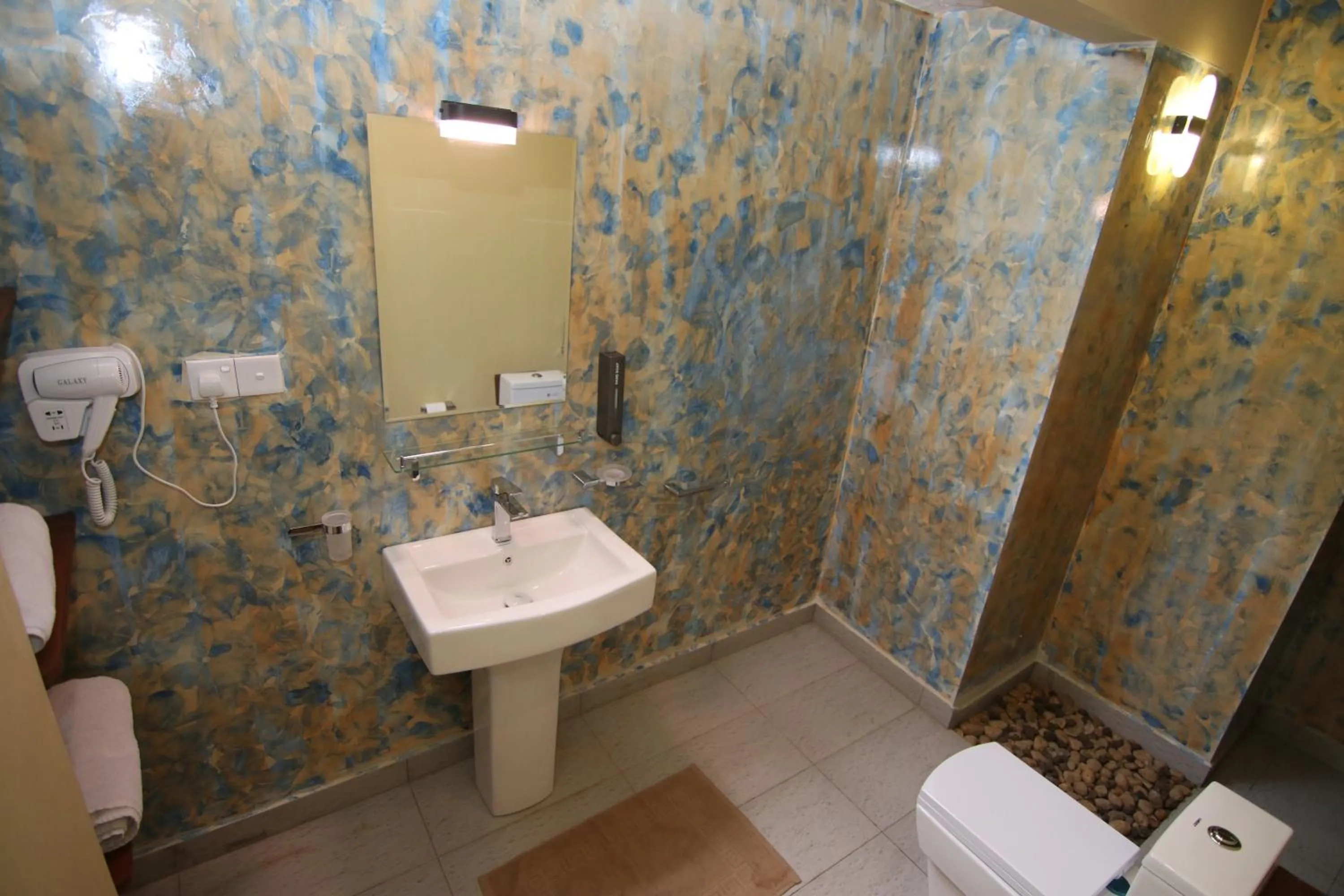 Bathroom in Cloud Nine Lanka Resort Wilpattu