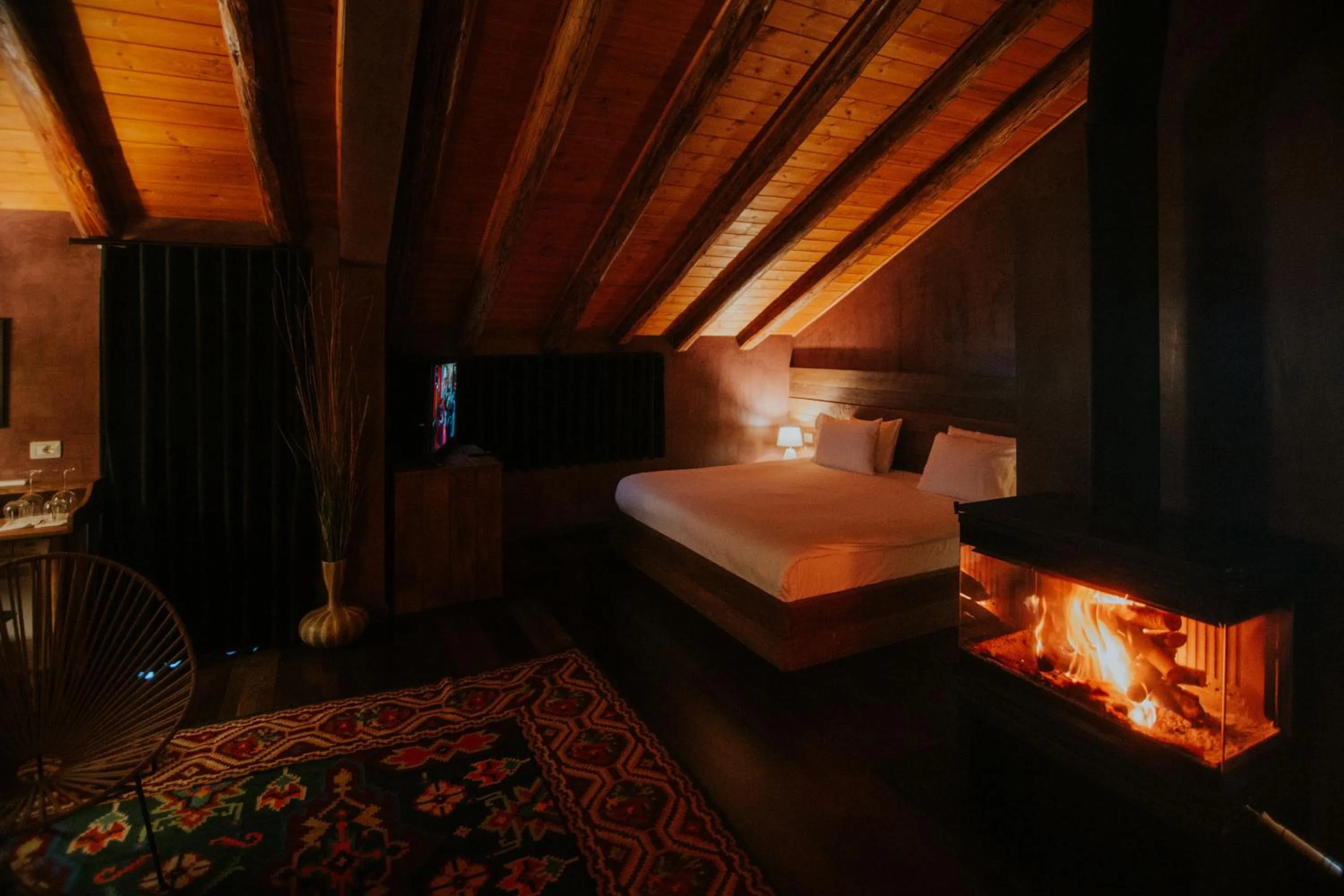 Bed in Dim's Hotel & Restaurant