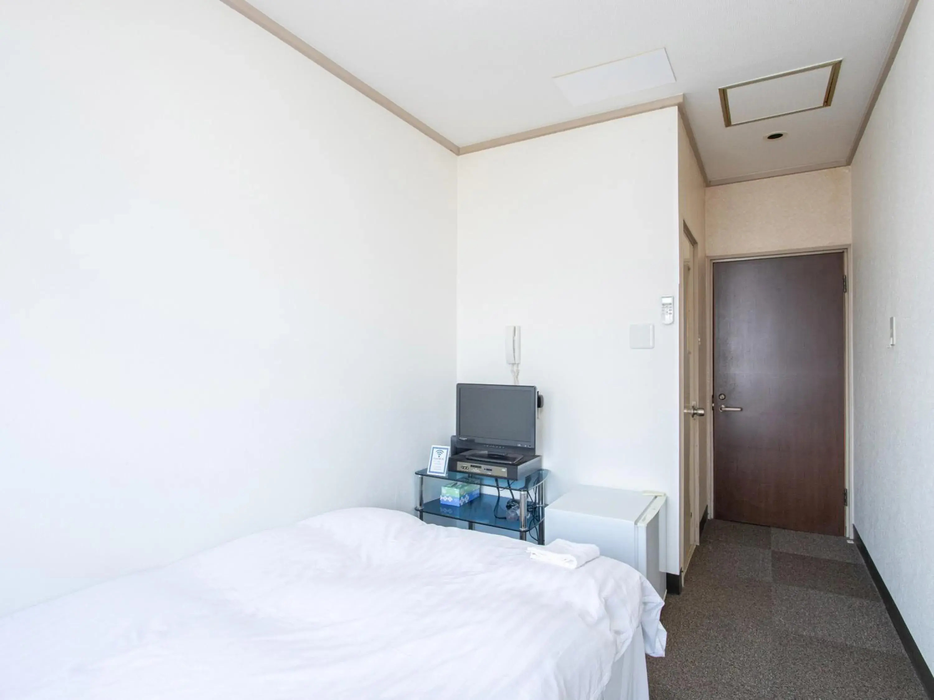 Single Room with Shared Bathroom - single occupancy - Smoking in HOTEL Tsuru Sendai Single Room with Shared Bathroom - single occupancy - Smoking in HOTEL Tsuru Sendai