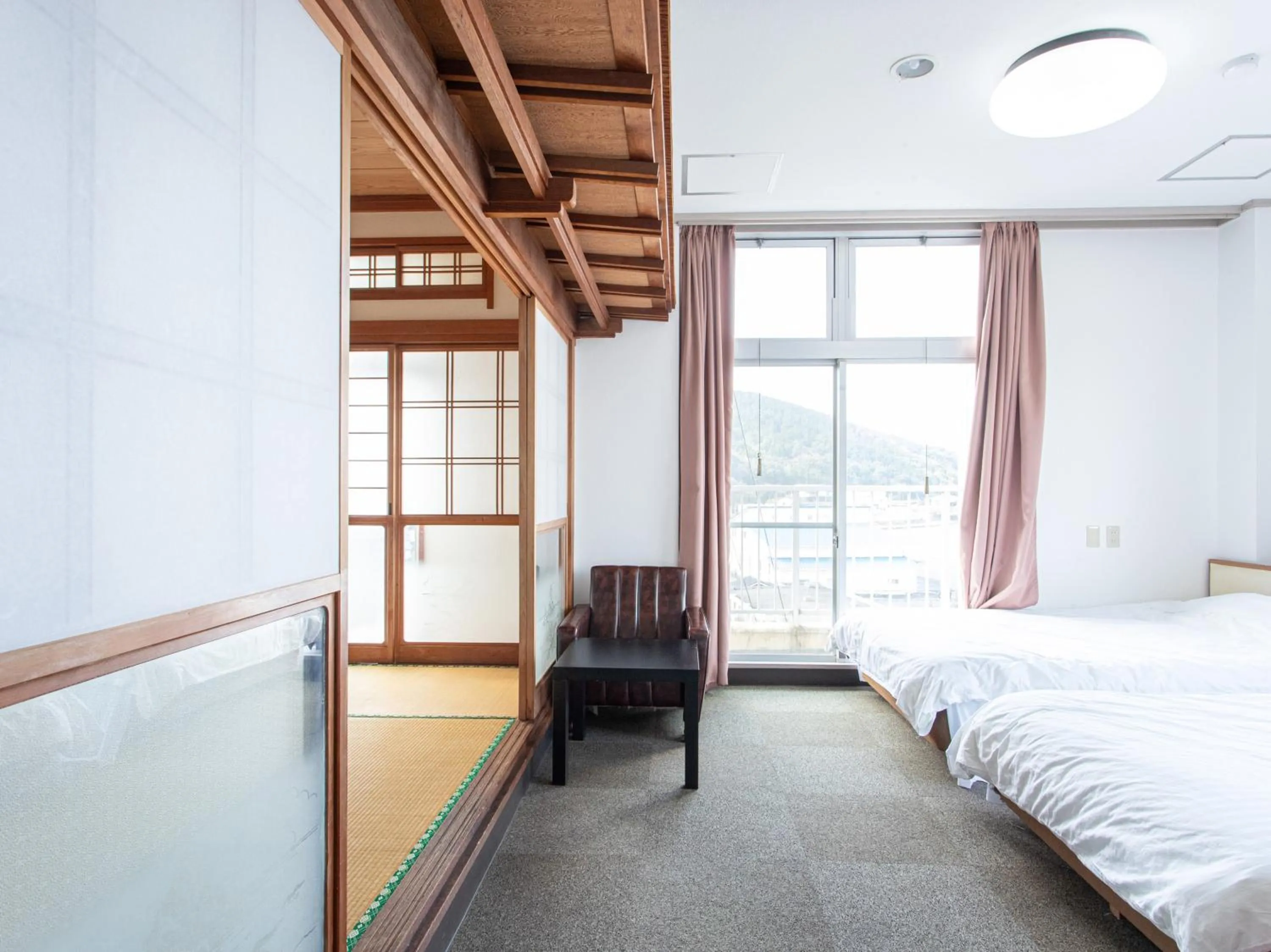 Photo of the whole room, Bed in HOTEL Tsuru Sendai