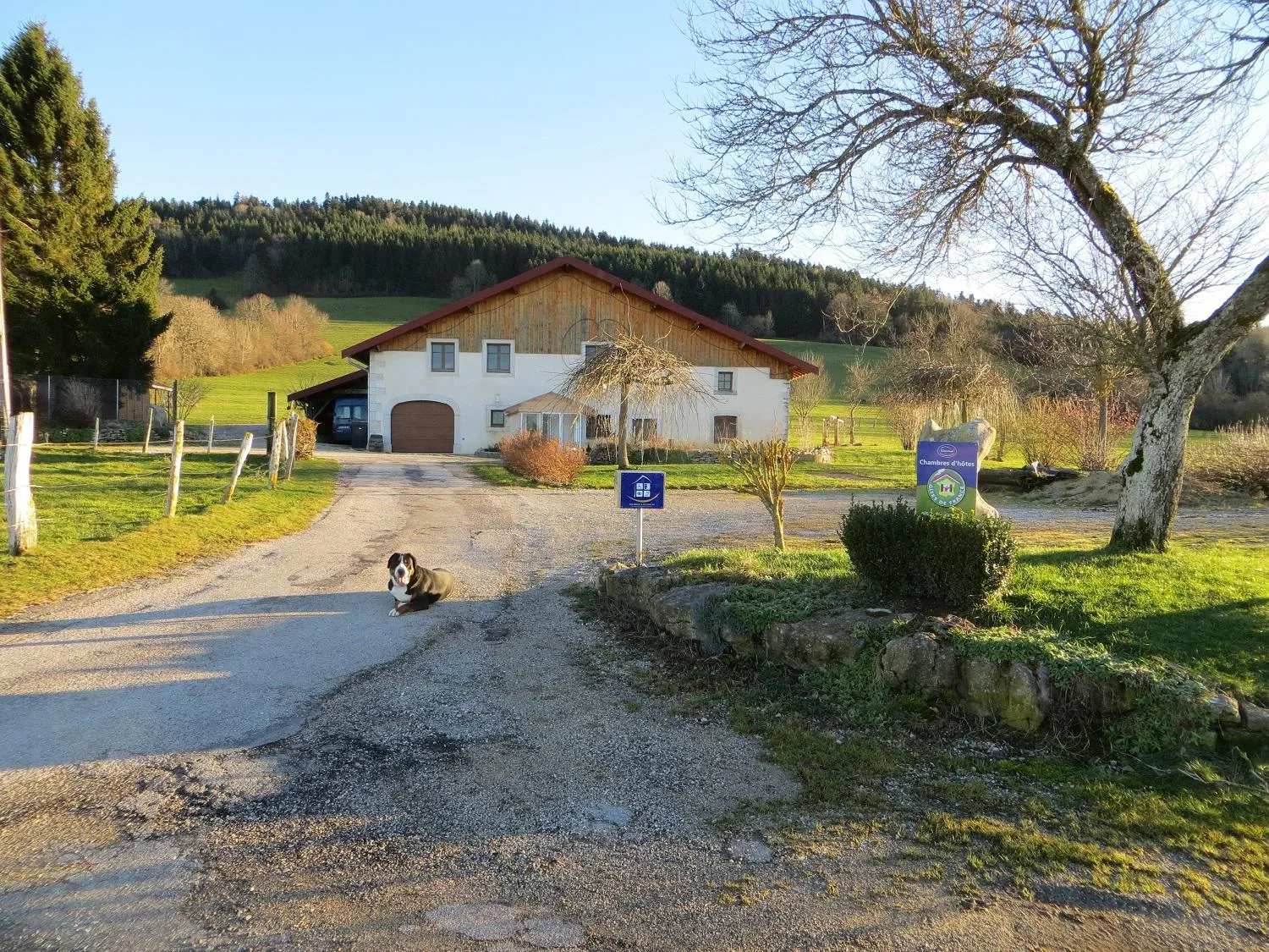 Facade/entrance in La ferme du bonheur