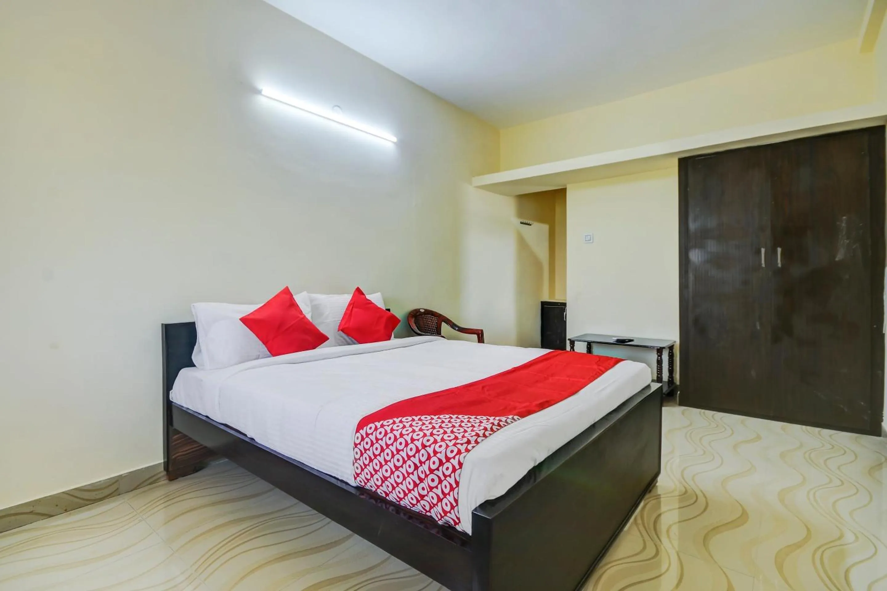 Bedroom, Bed in Super Hotel O Aruthraa Residency