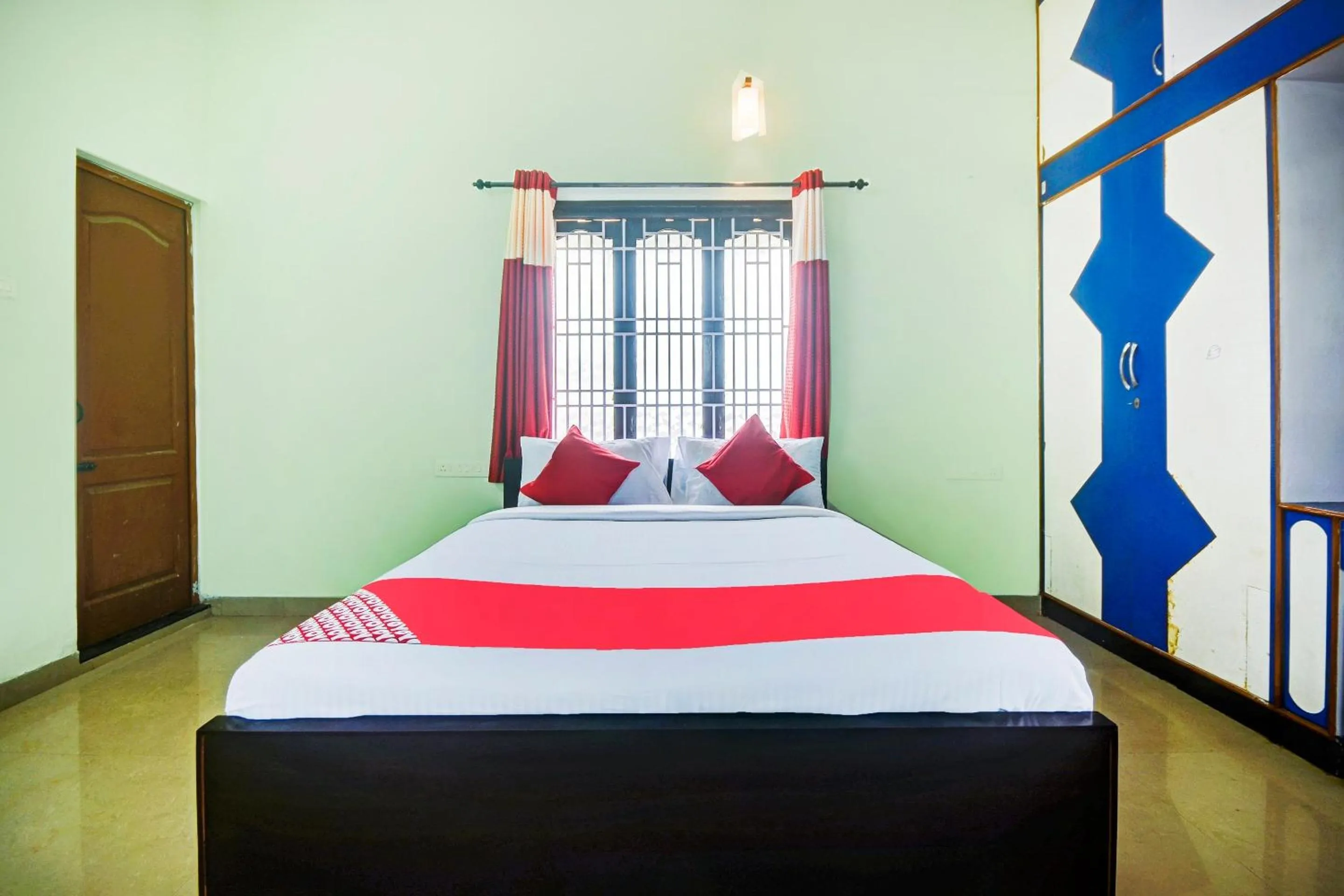 Bedroom, Bed in Super Hotel O Aruthraa Residency