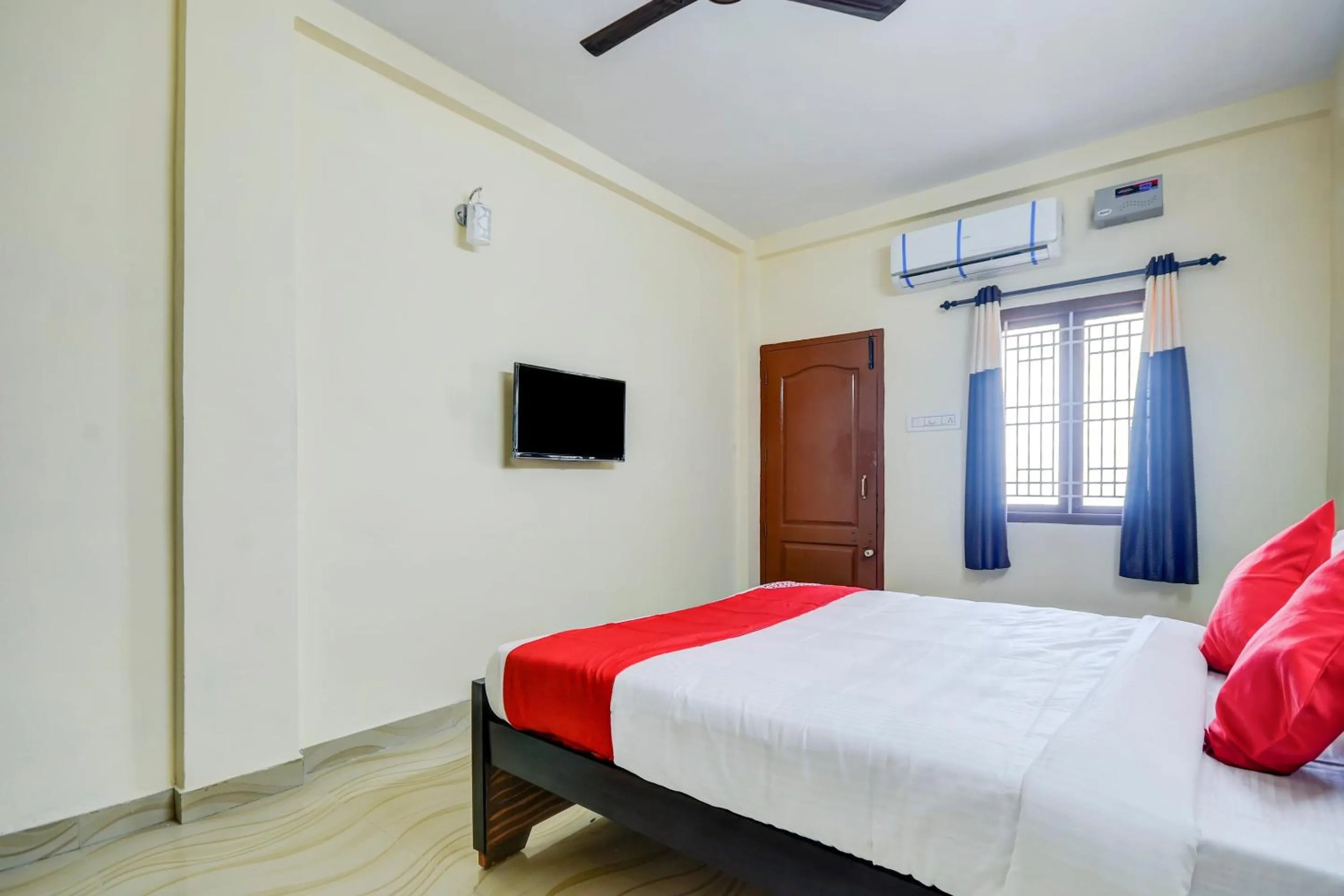 Bedroom, Bed in Super Hotel O Aruthraa Residency