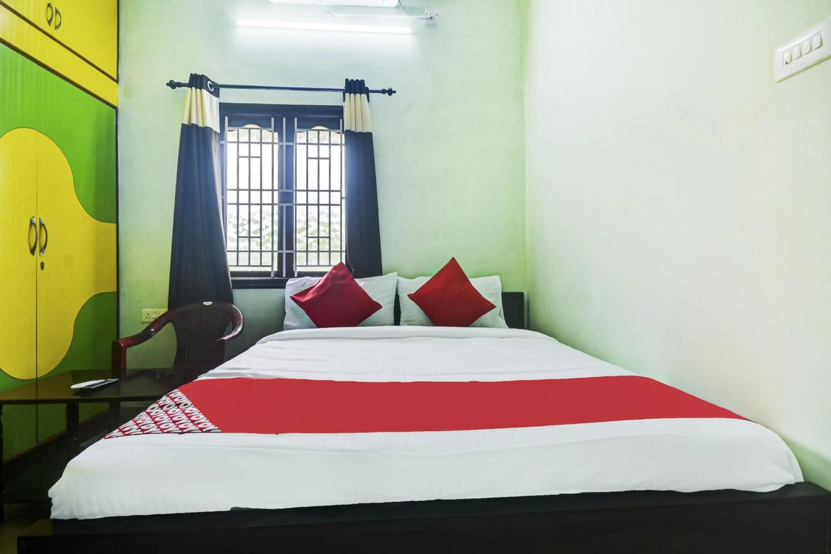 Bedroom, Bed in Super Hotel O Aruthraa Residency