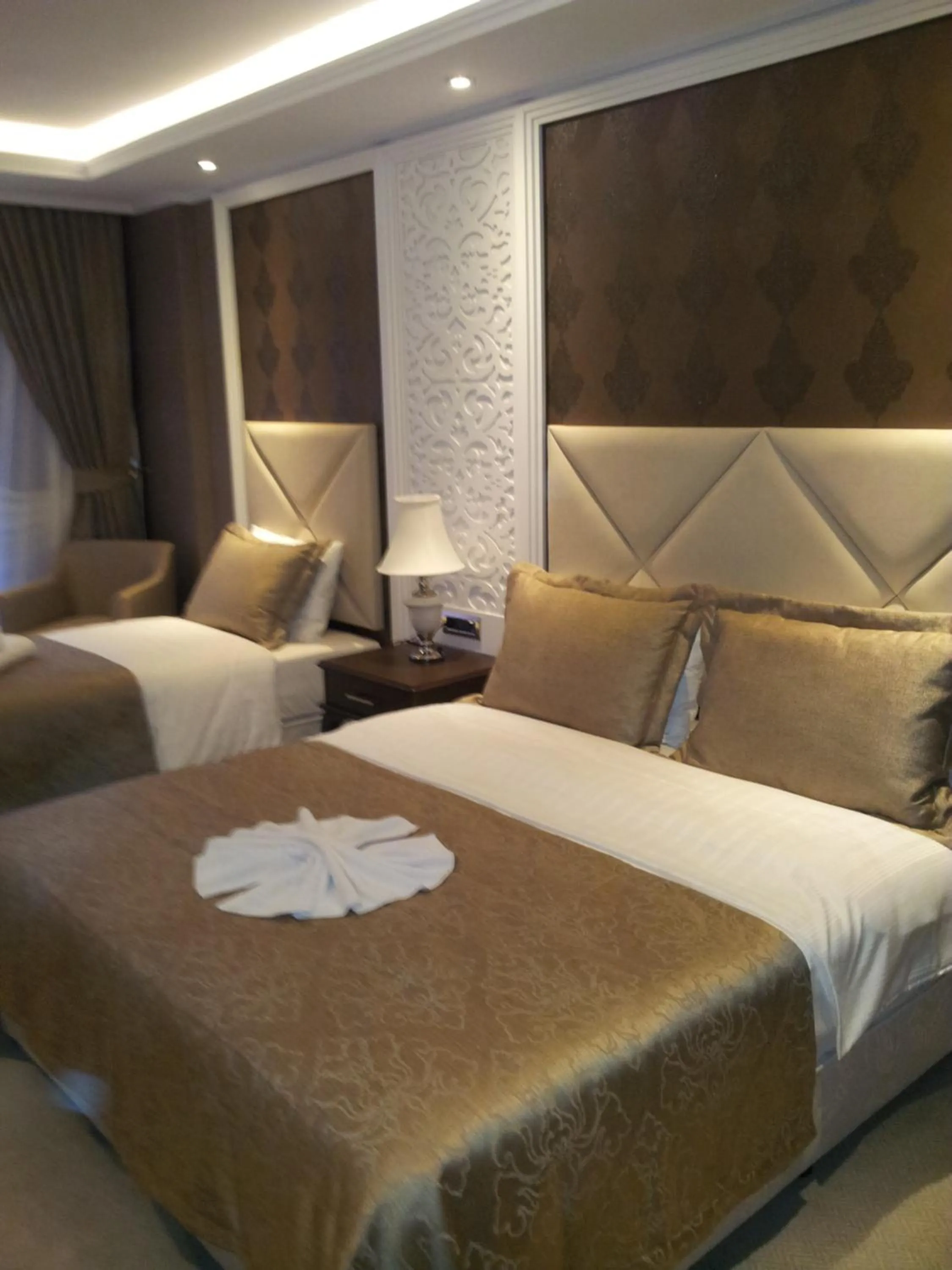 Bed in Black Bird Thermal Hotel & SPA