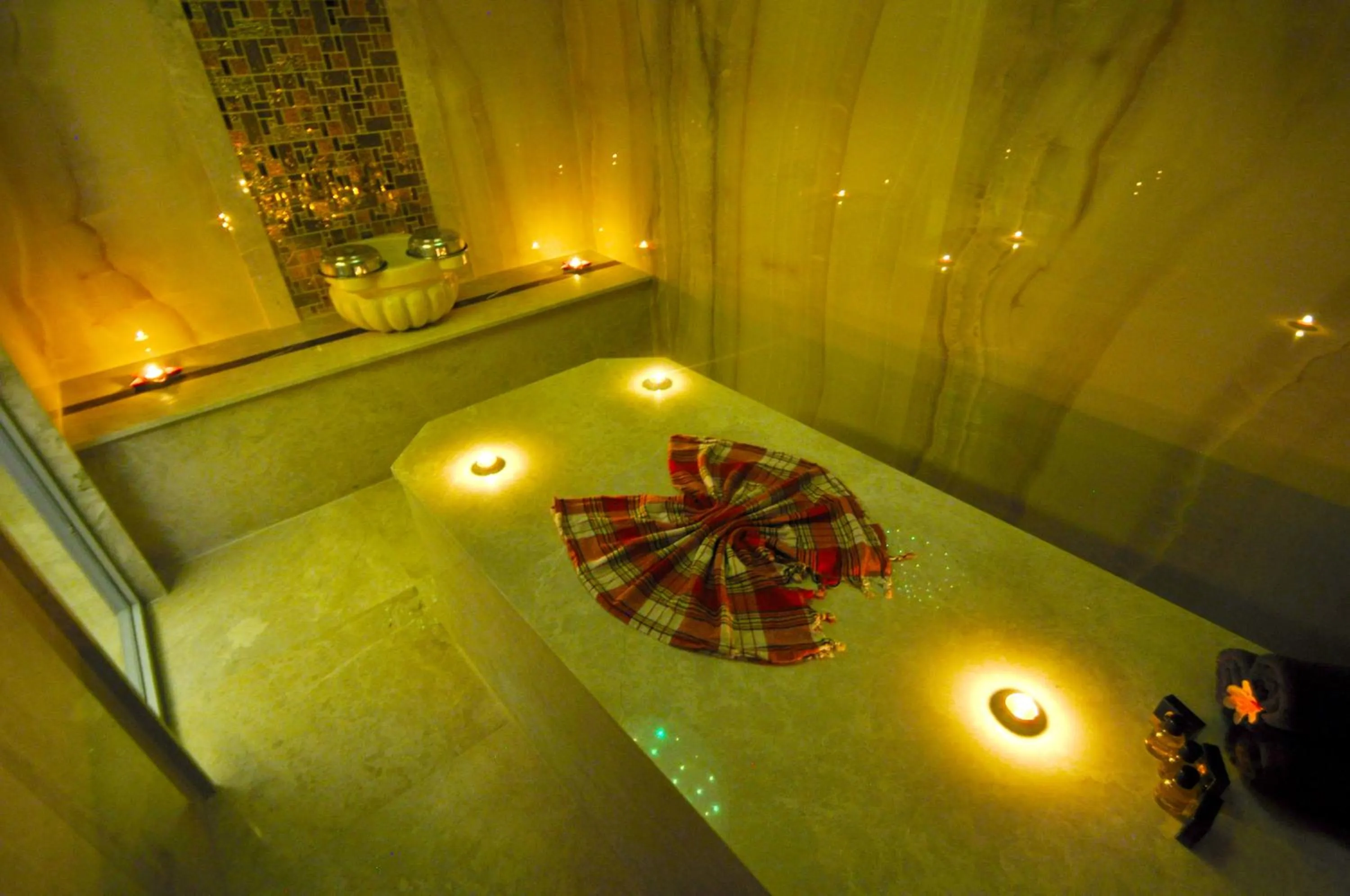 Public Bath in Black Bird Thermal Hotel & SPA