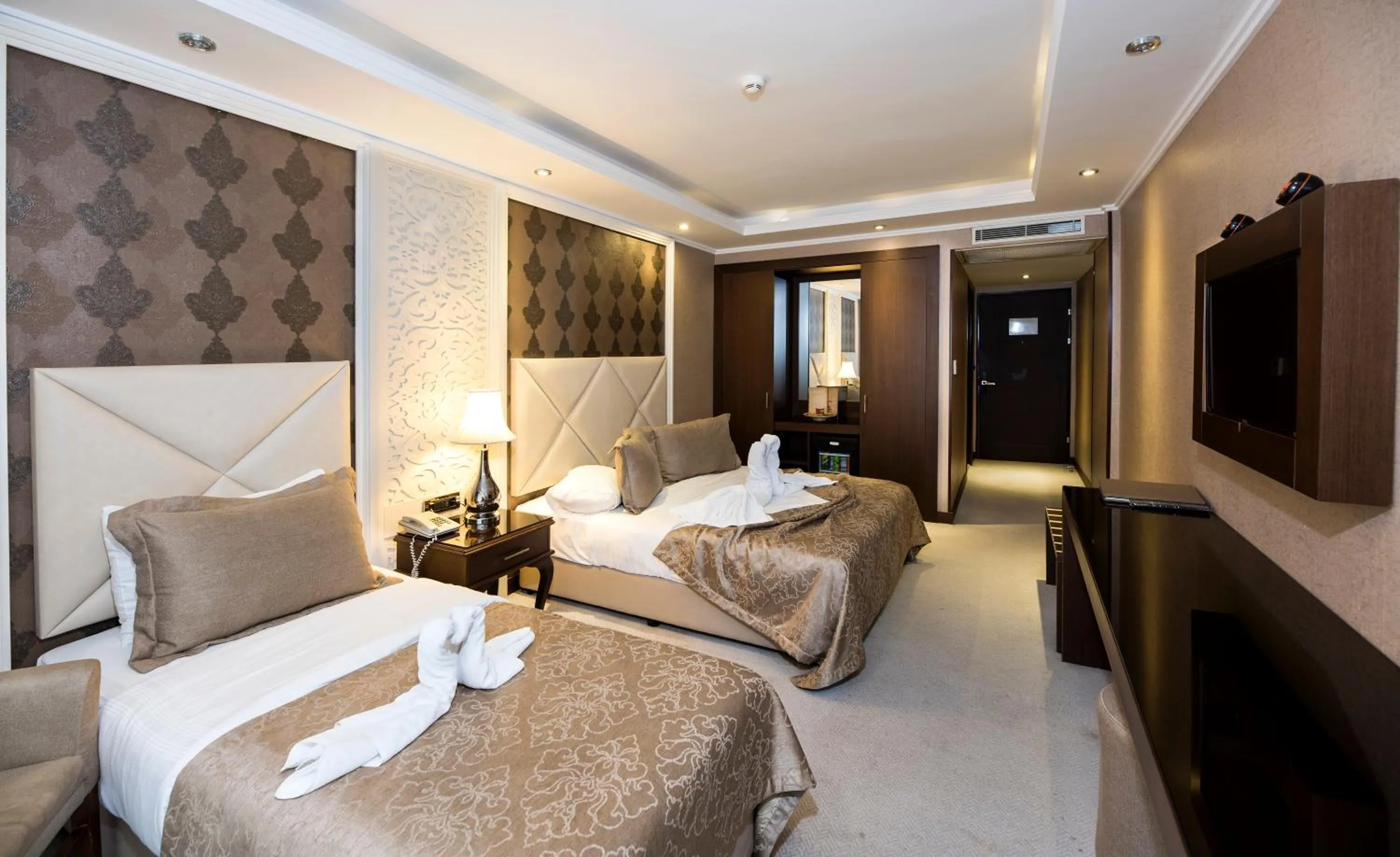 Photo of the whole room, Bed in Black Bird Thermal Hotel & SPA