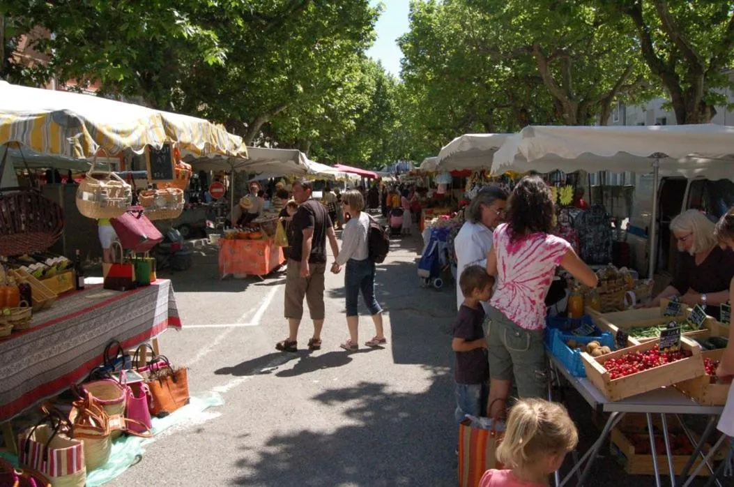 City view in Chambre d'hôtes en provence avec Jacuzzi