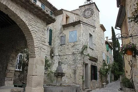 City view in Chambre d'hôtes en provence avec Jacuzzi