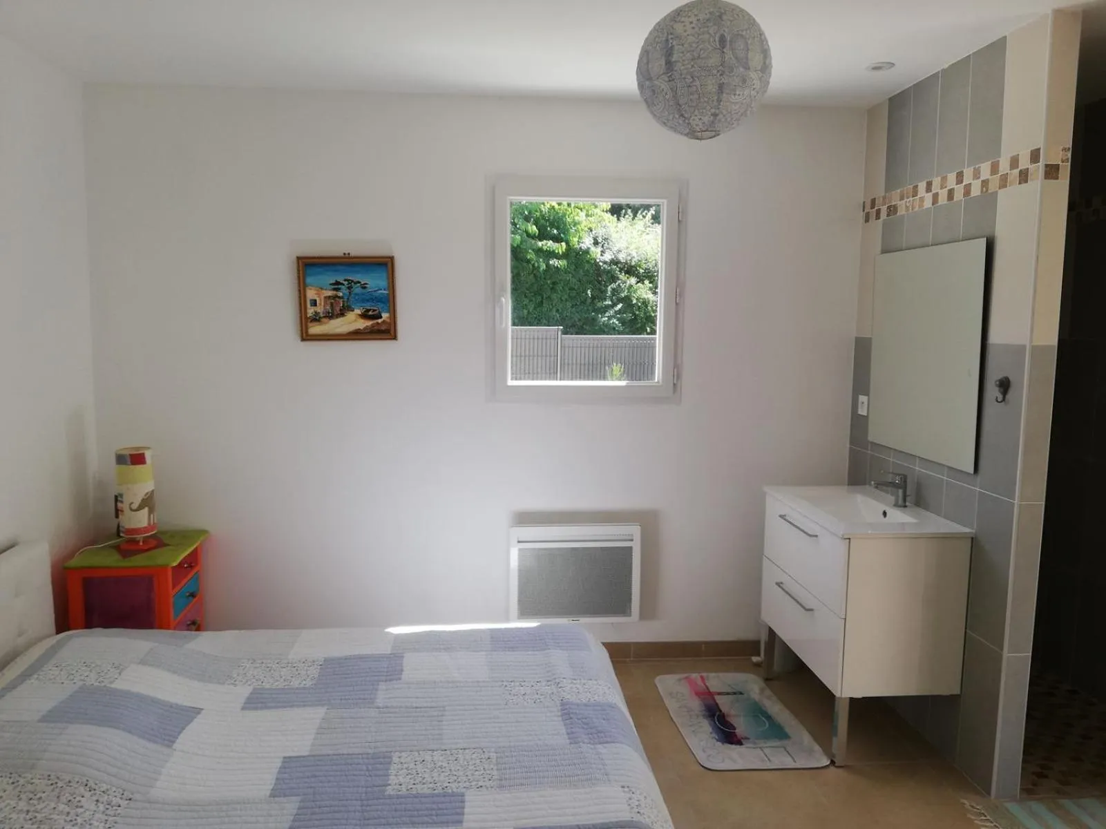 Bed in Chambre d'hôtes en provence avec Jacuzzi