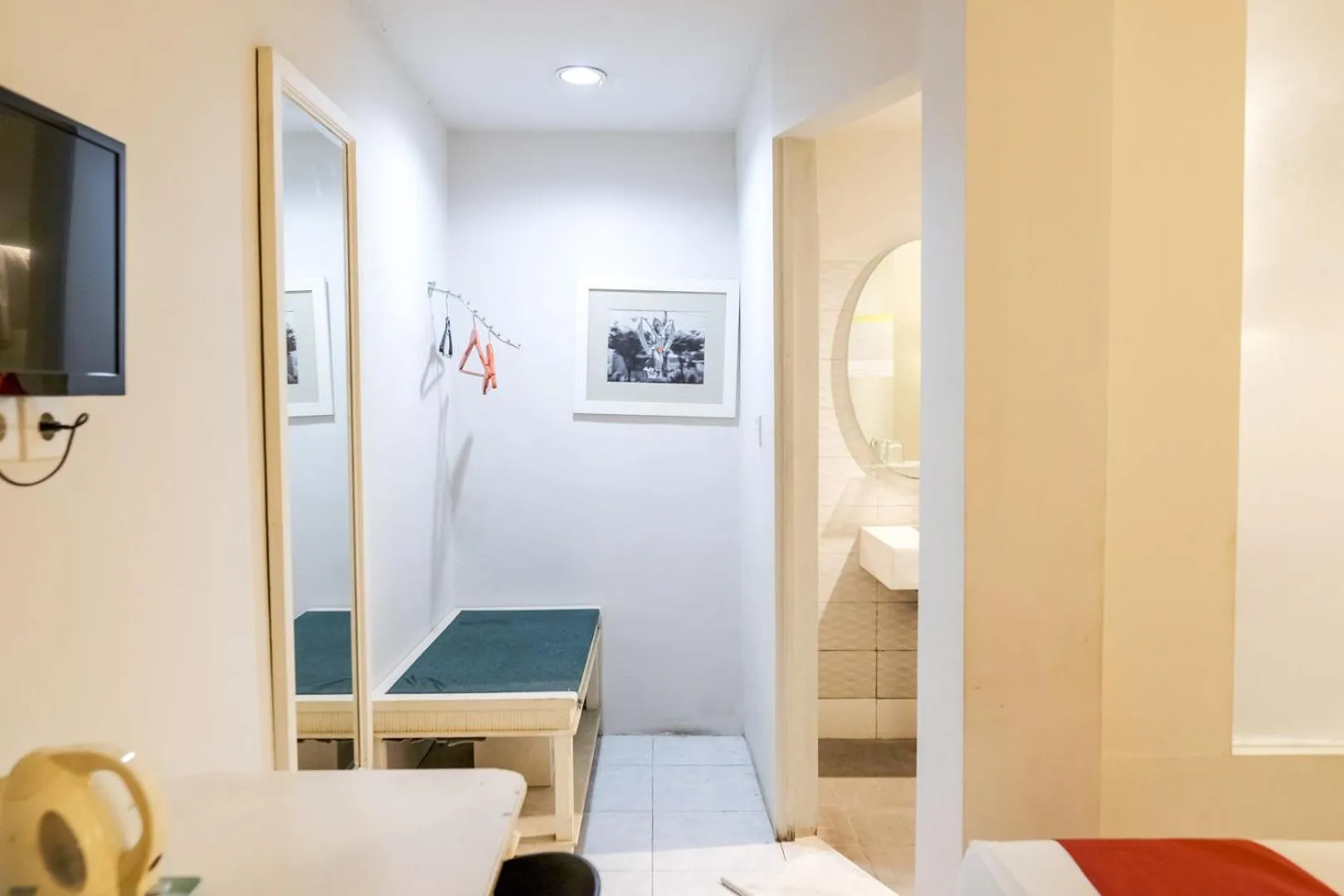 Bedroom in RedDoorz Plus at Sunrise Hotel Sanur