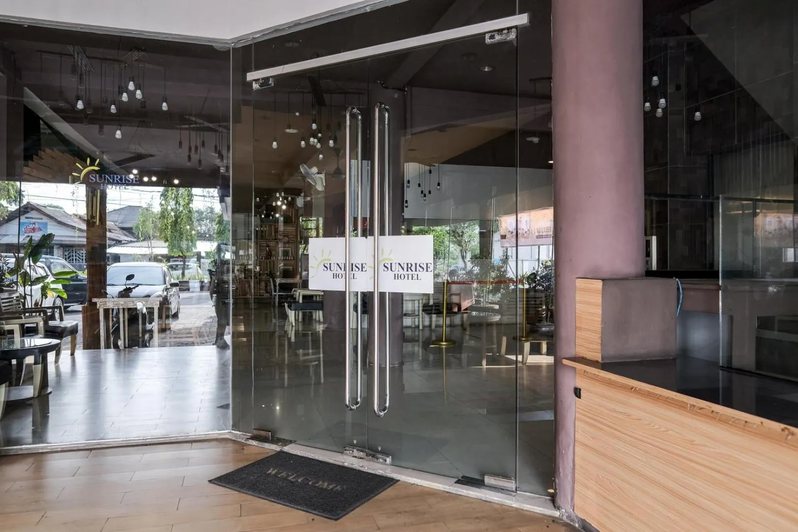 Property building in RedDoorz Plus at Sunrise Hotel Sanur