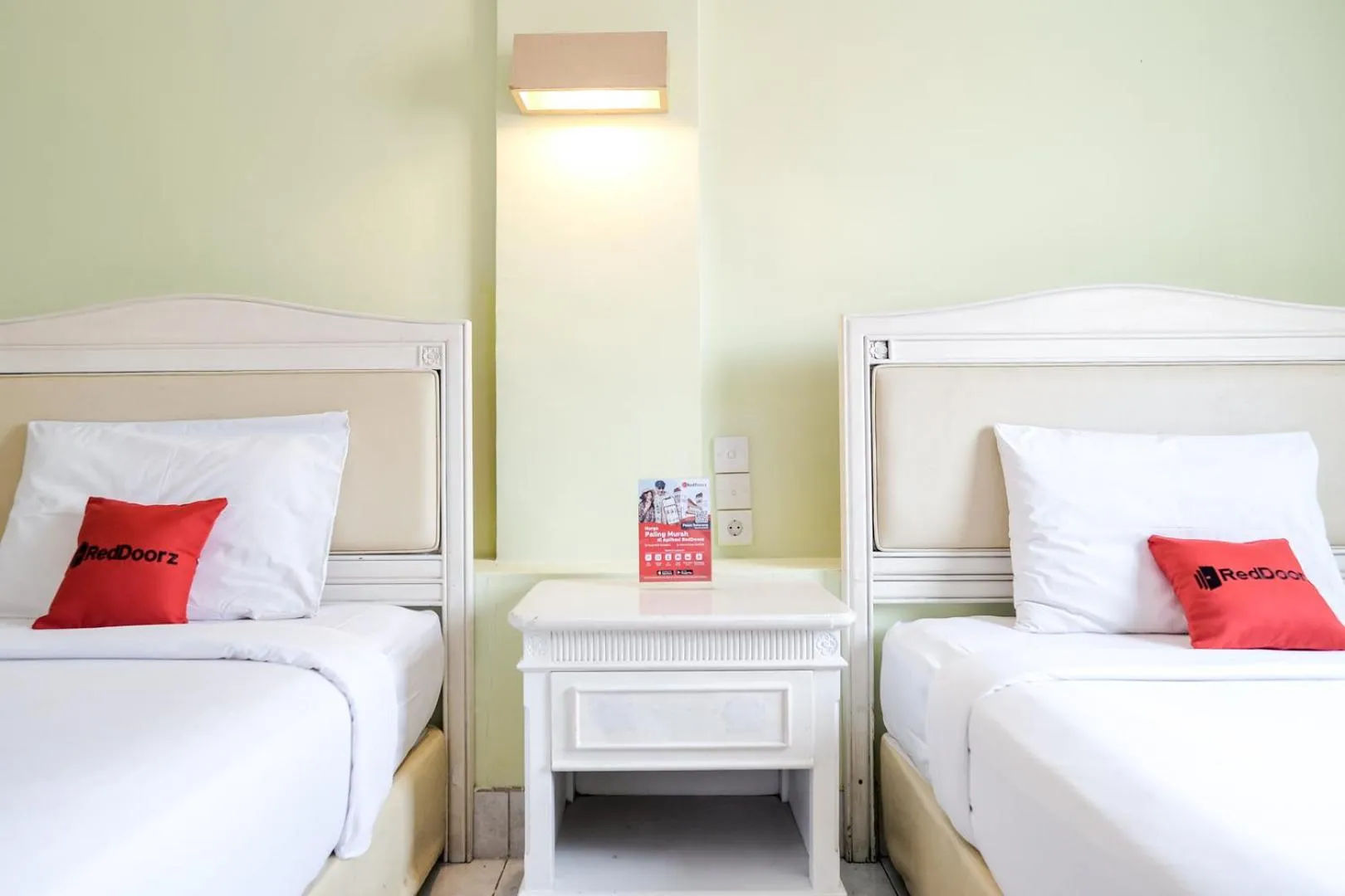 Bed in RedDoorz Plus at Sunrise Hotel Sanur