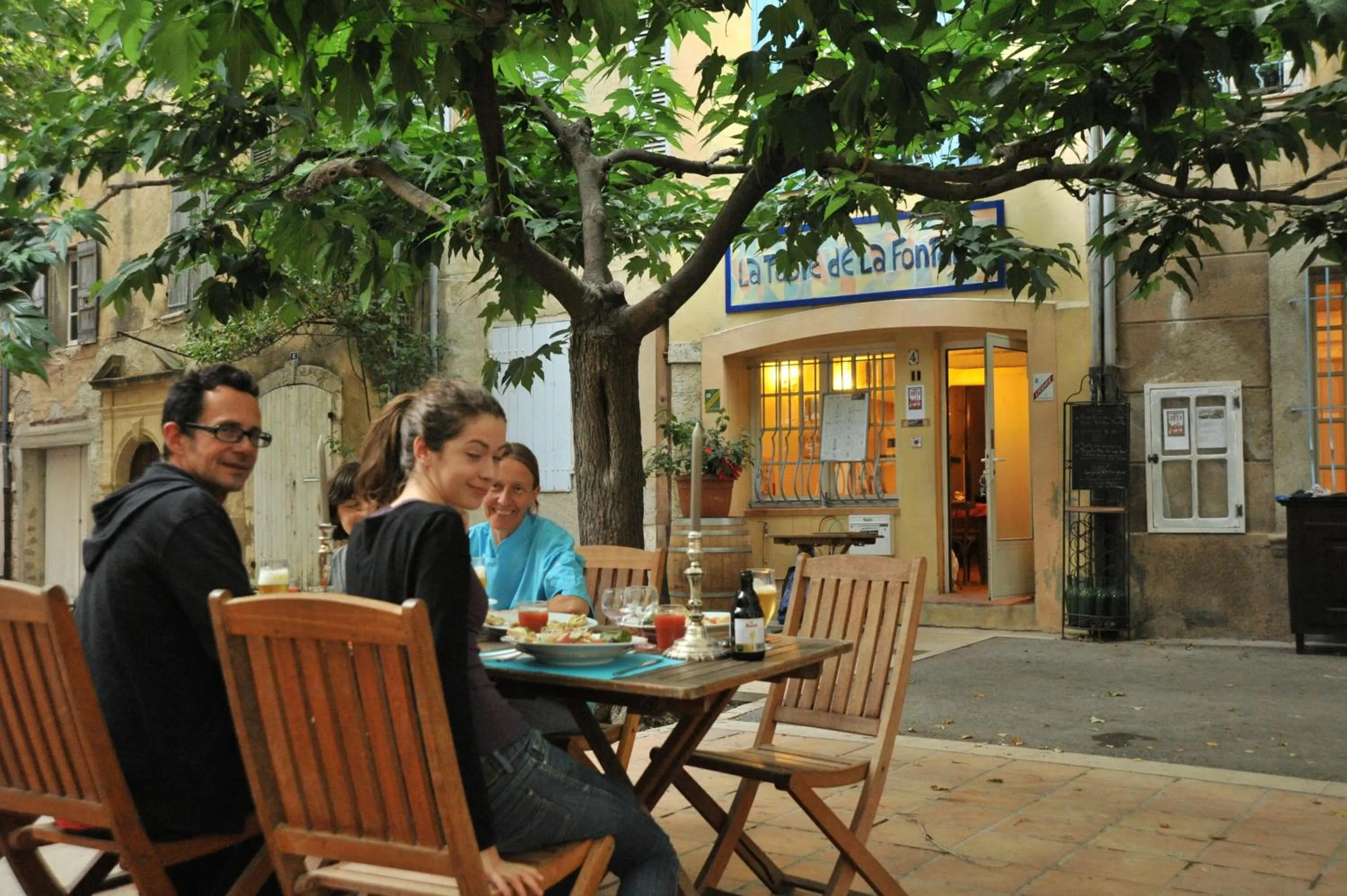 Restaurant/places to eat in Auberge de la Fontaine