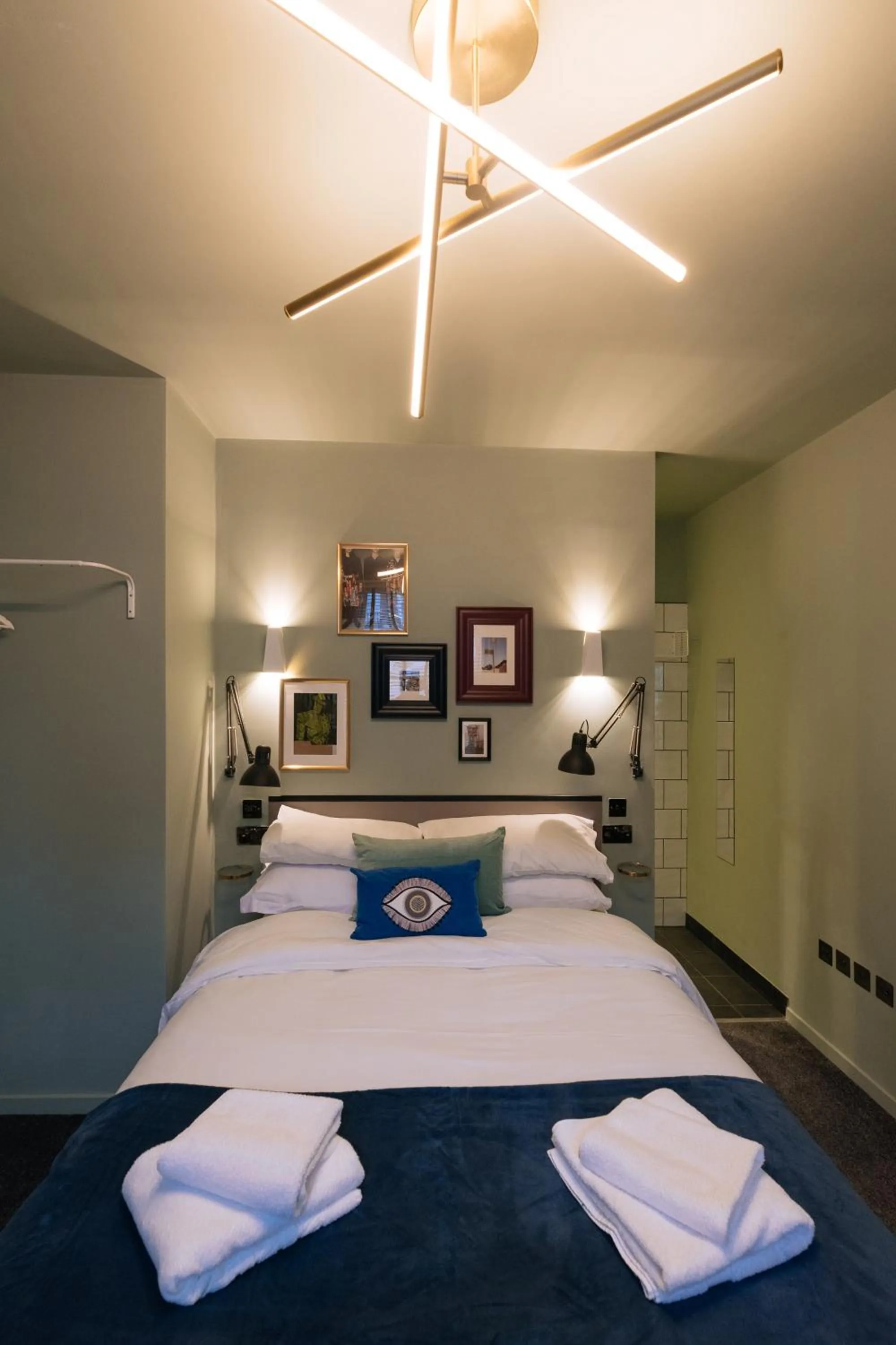 Bed in The Warwick By Nestor