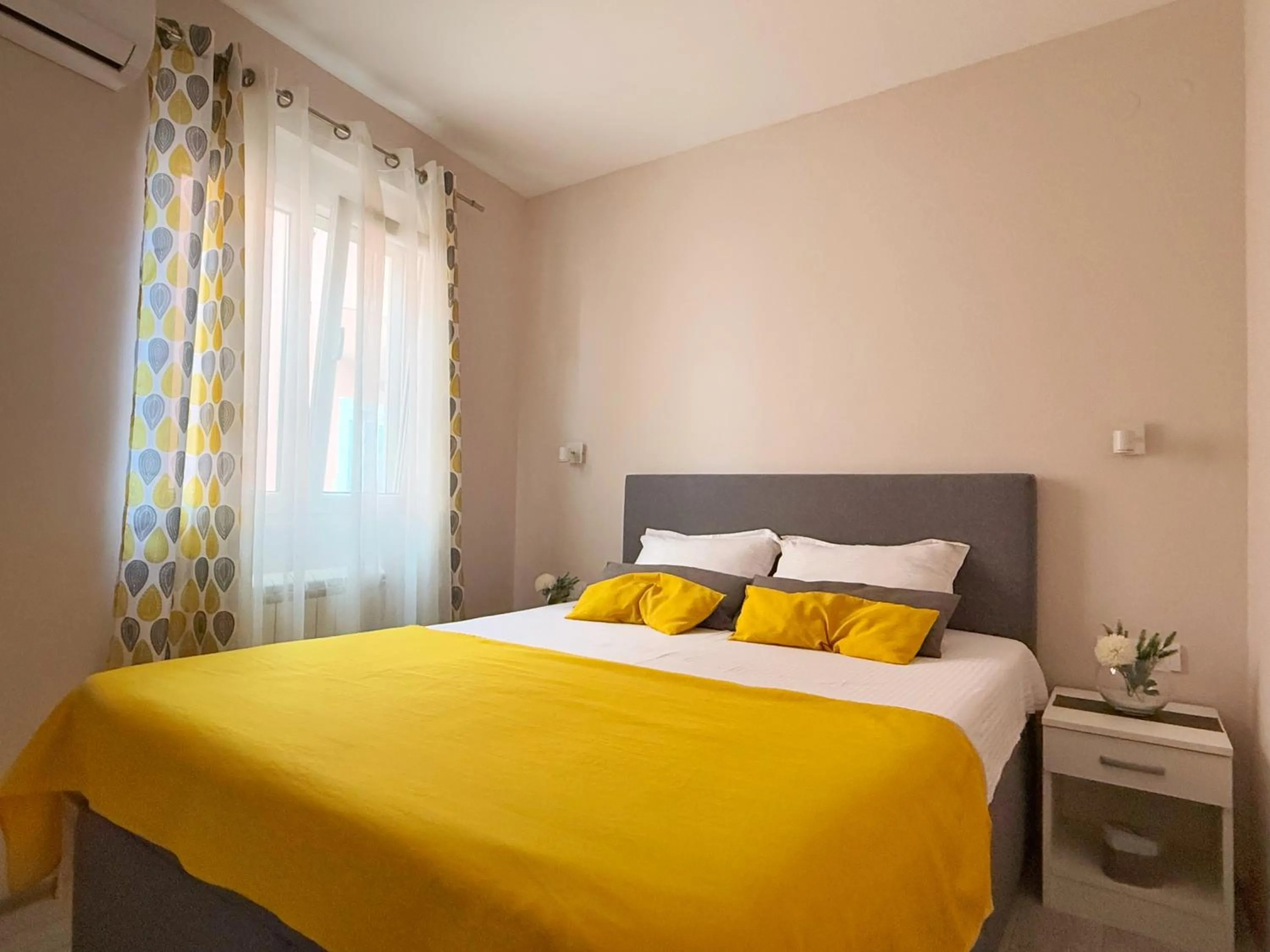 Bedroom, Bed in Apartmani Avanti Becici