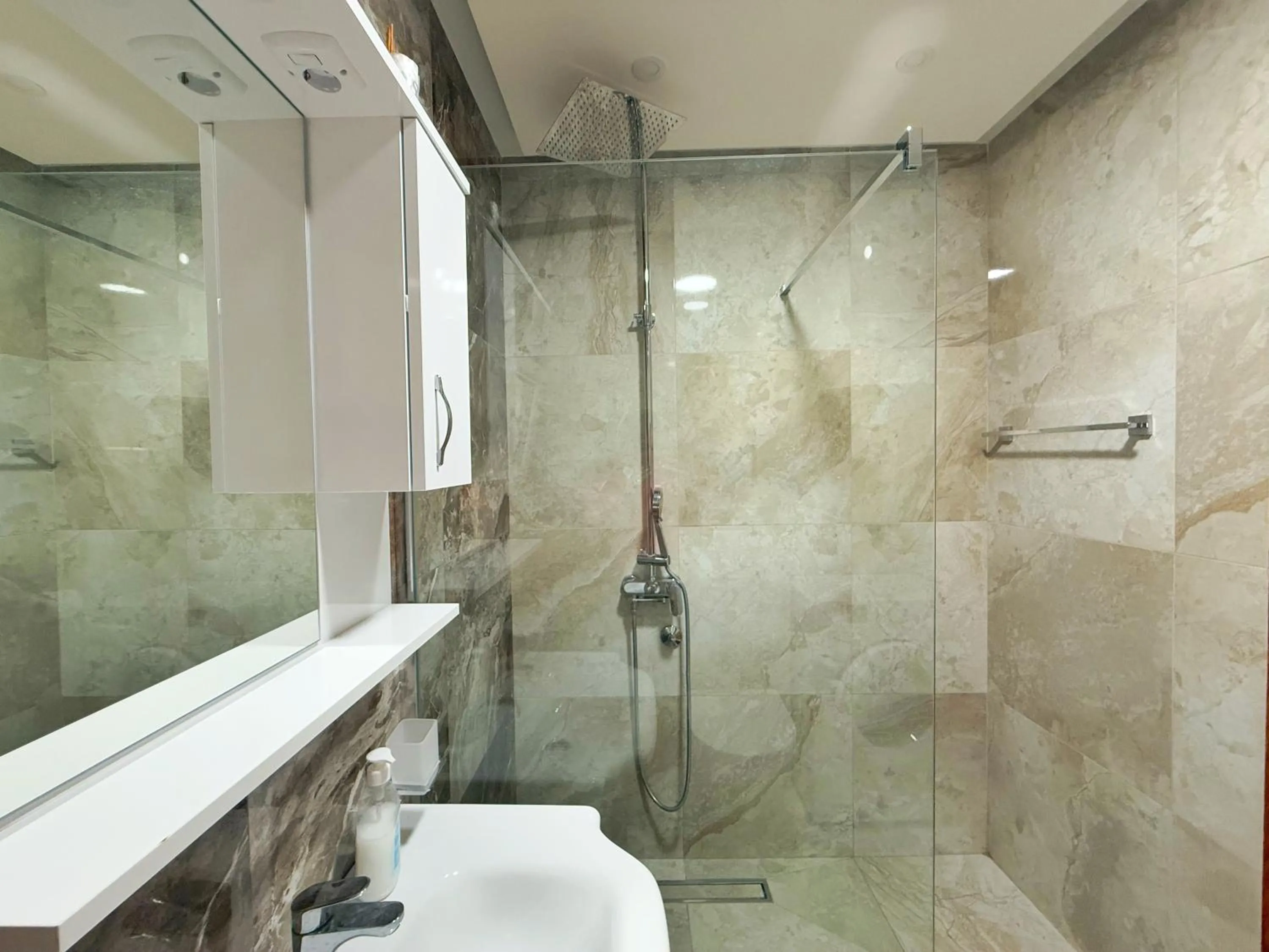 Bathroom in Apartmani Avanti Becici