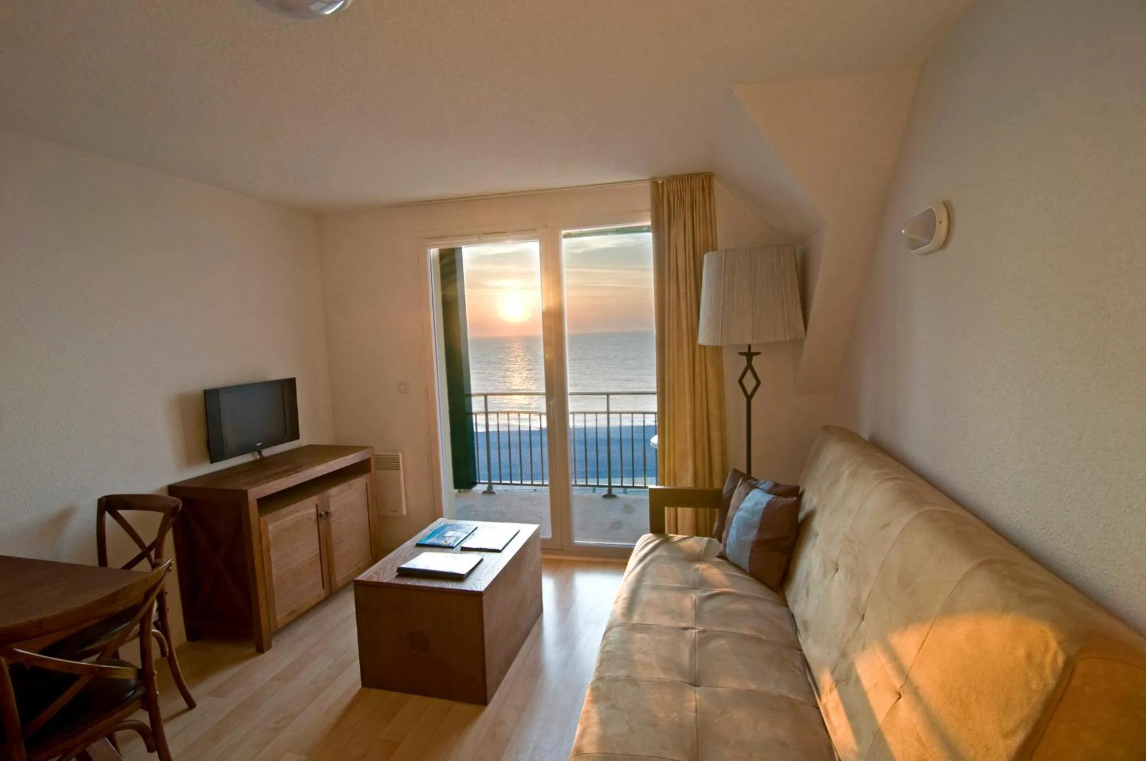 TV and multimedia in Madame Vacances Les Terrasses De La Plage