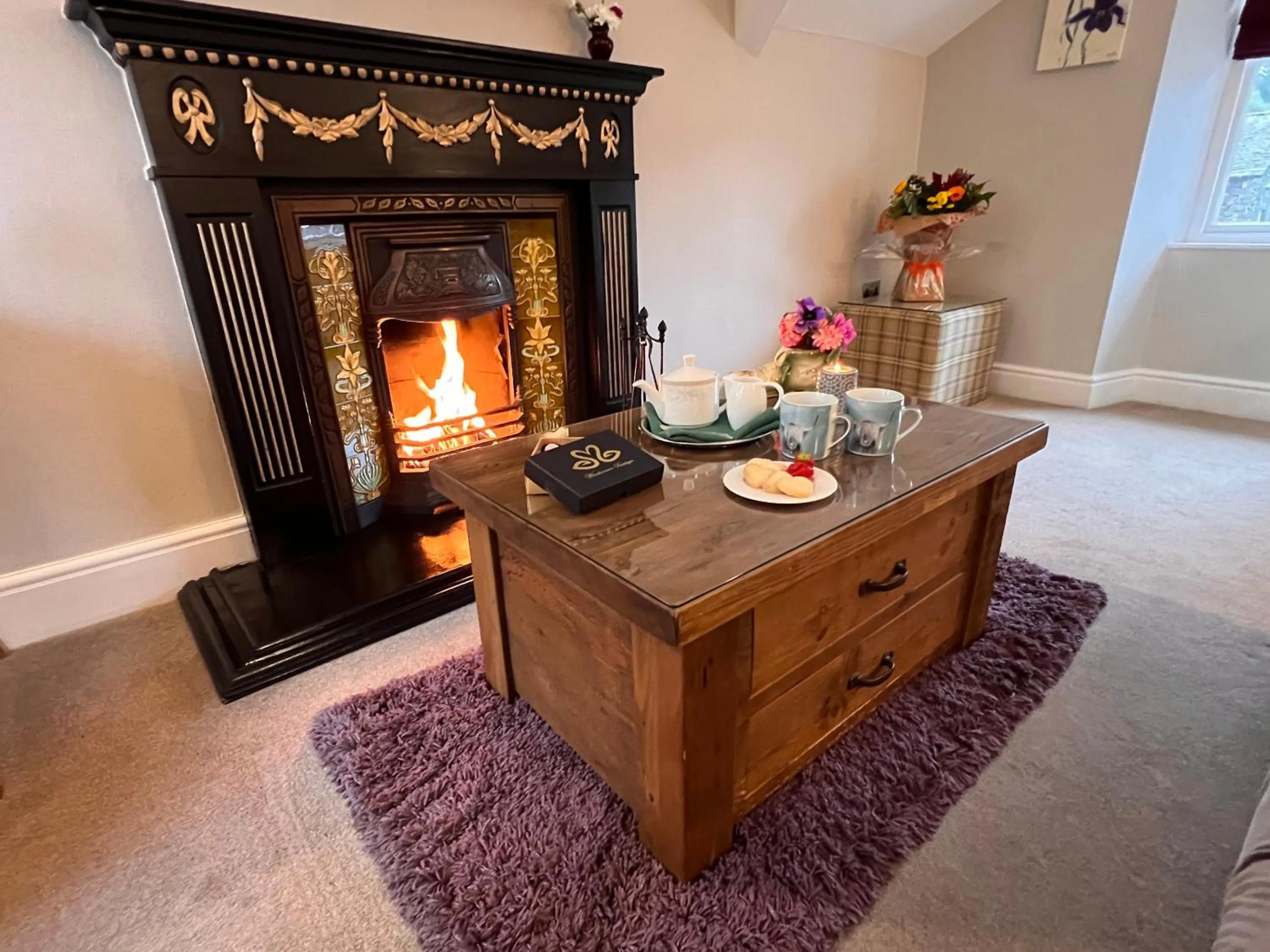 flat iron in Windermere Boutique Hotel Spa Suites & Hot Tubs