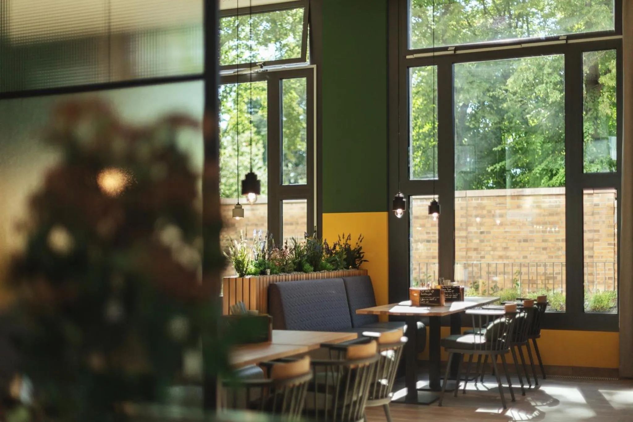 Restaurant/places to eat in Holiday Inn - the niu, Dwarf Berlin Schöneberg by IHG