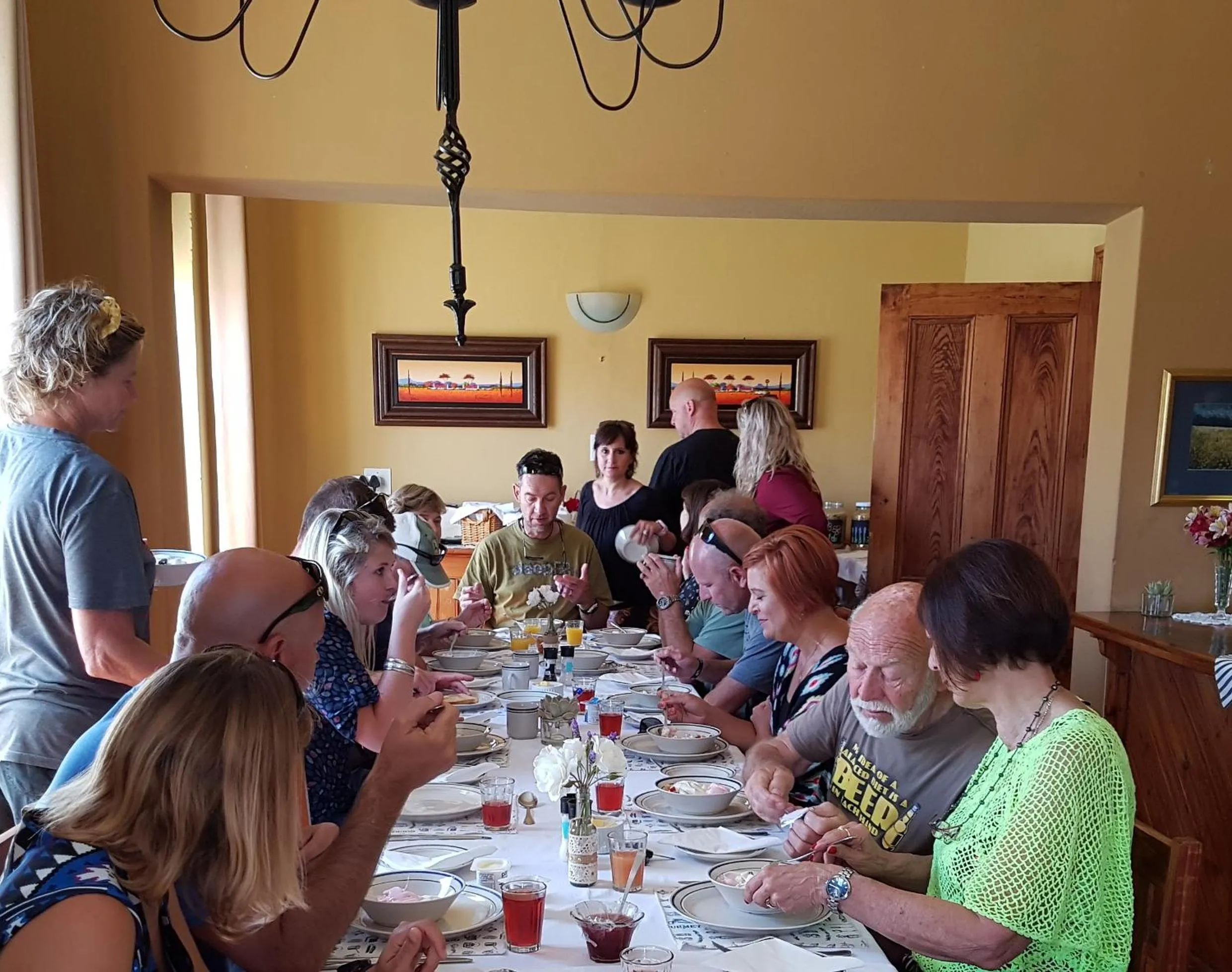 Restaurant/places to eat in Over The Mountain Guest Farm