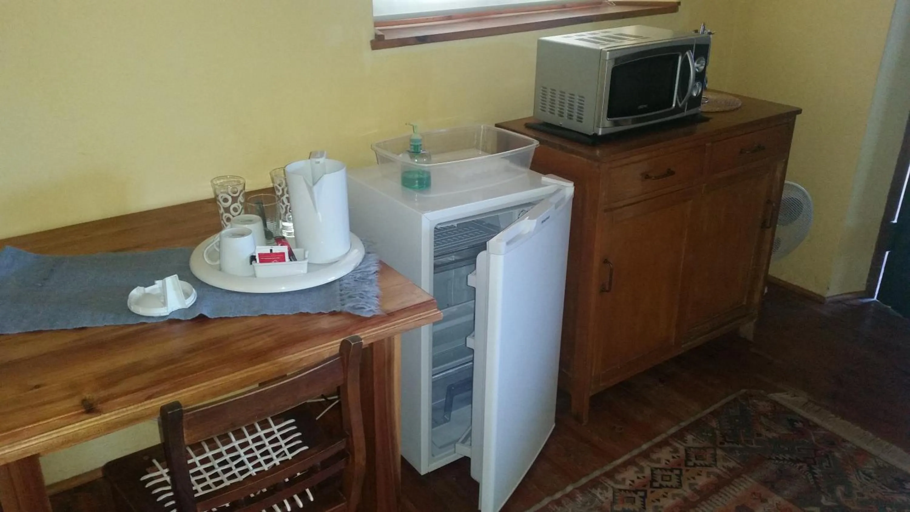 Kitchen or kitchenette in Over The Mountain Guest Farm