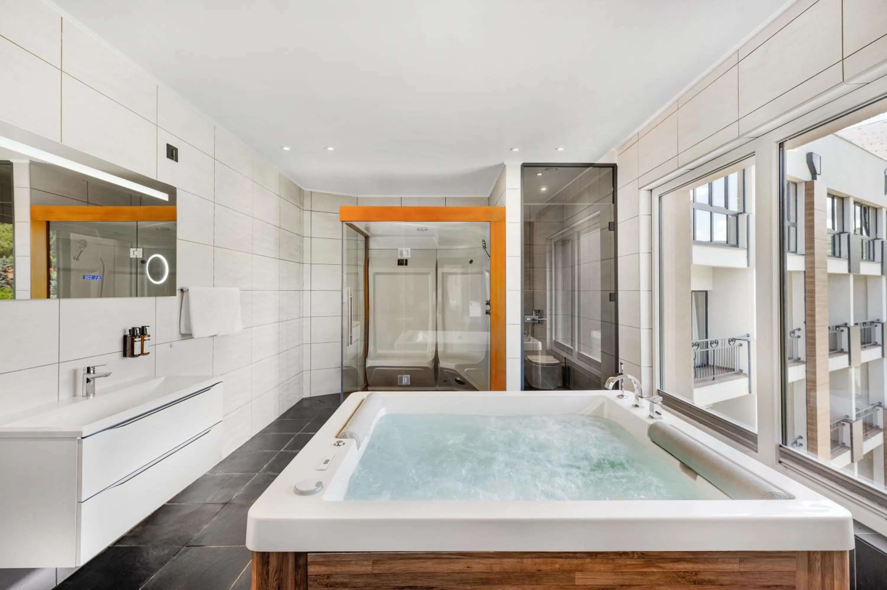 Bath in Movenpick Resort and Spa Fruske Terme