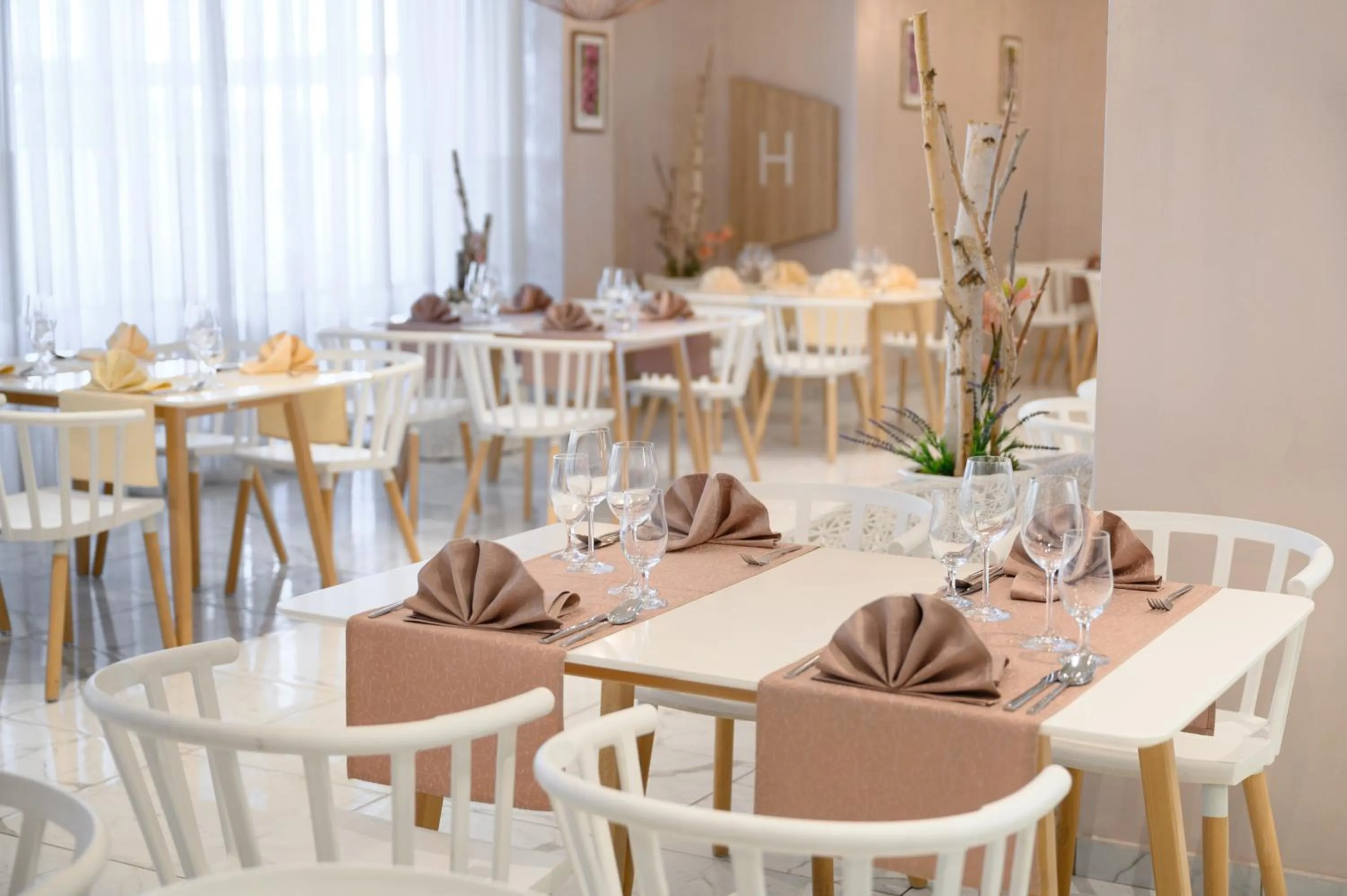 Restaurant/places to eat in Movenpick Resort and Spa Fruske Terme
